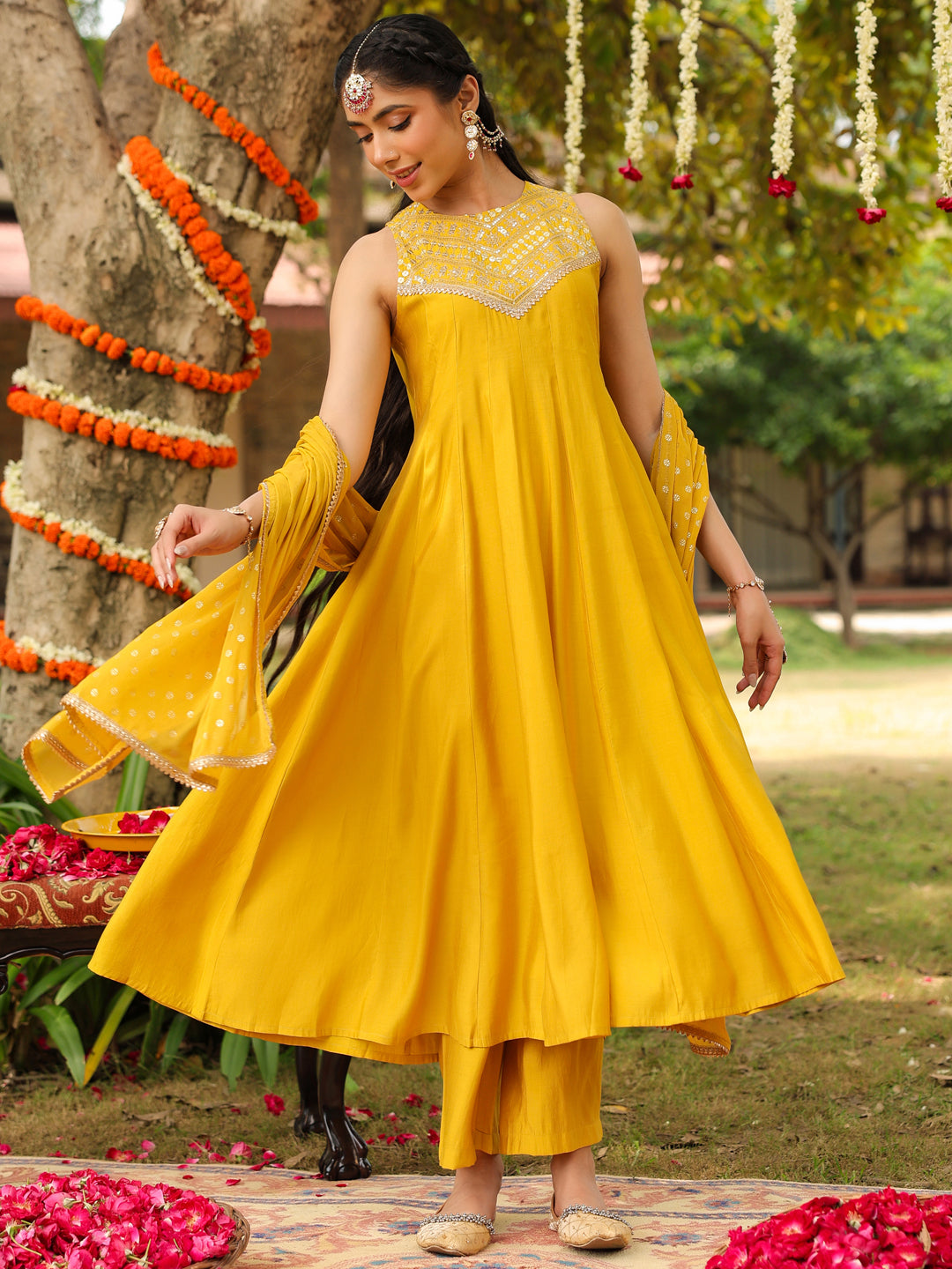 Ninnique Women Yellow Chanderi Silk Embellished Anarkali Kurta Set With Dupatta