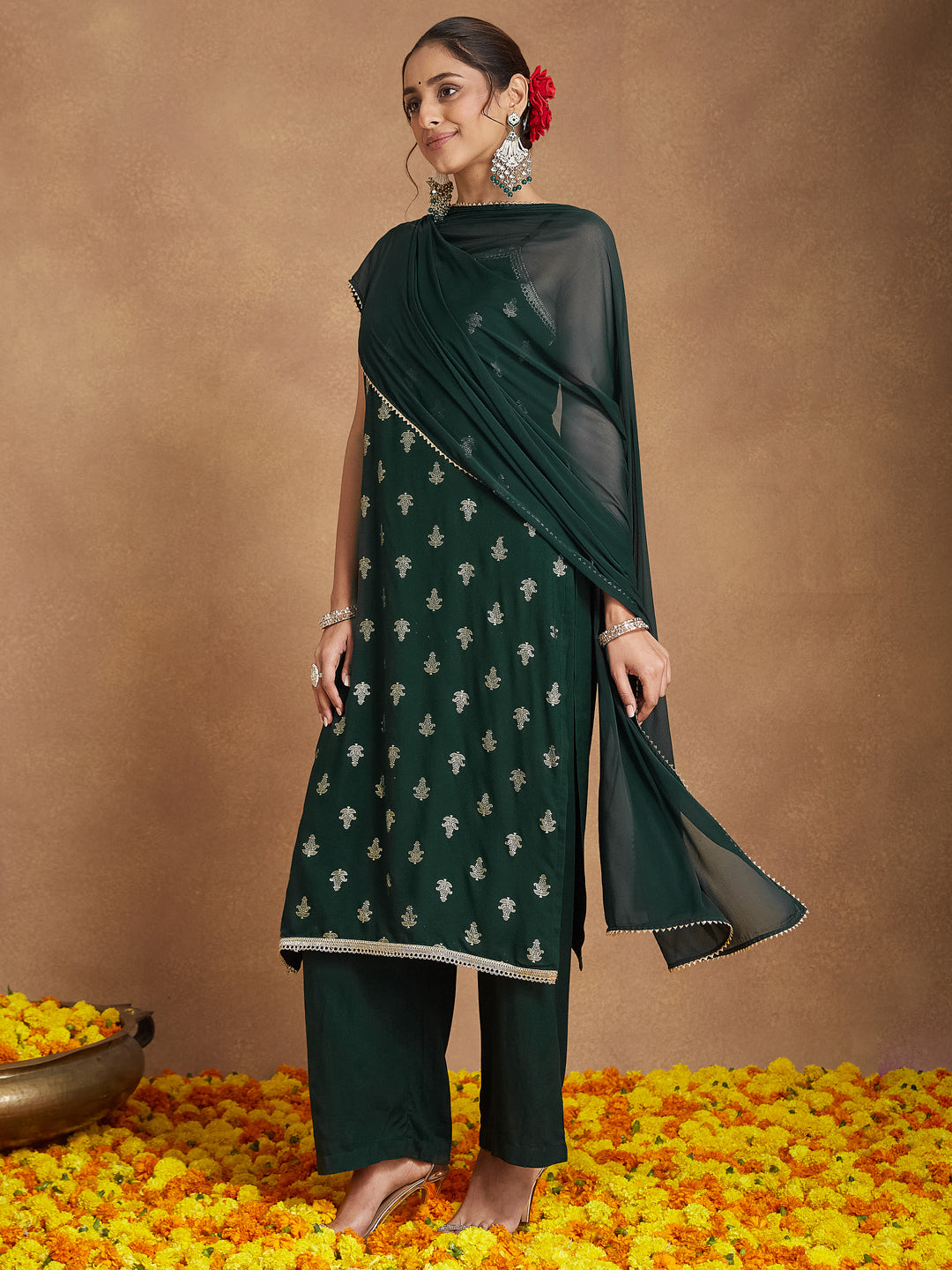 Ninnique Women's Dark Green Rayon Embellished Foil Printed Straight Kurta Set