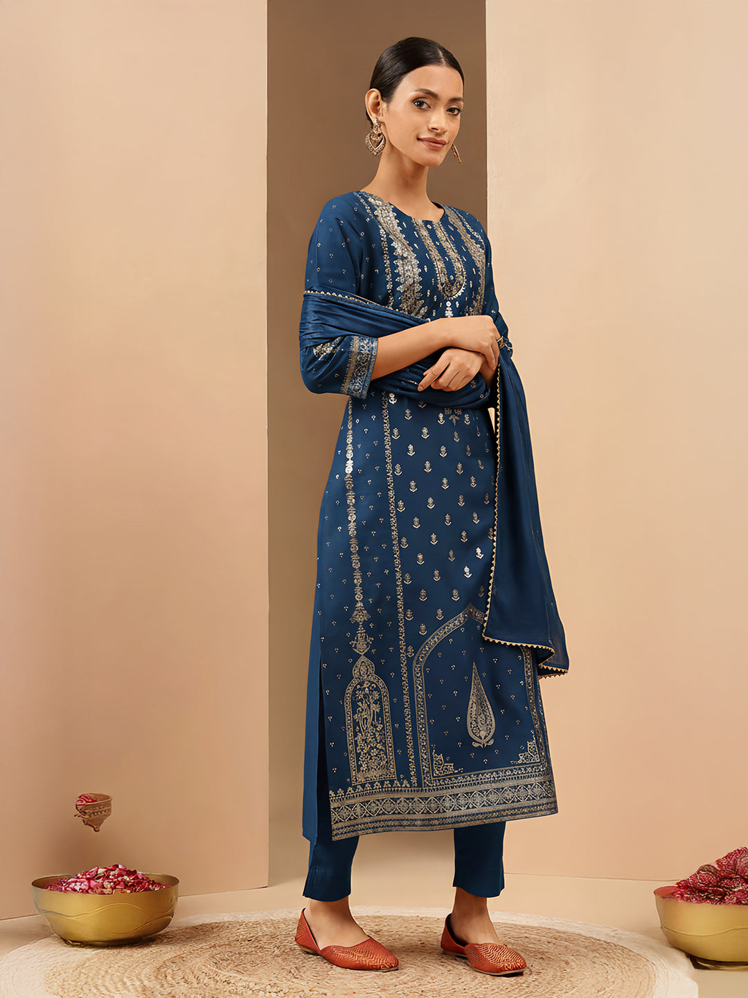Ninnique Women's Teal Blue Silk Blend Ethnic Gold Printed Straight Kurta Set