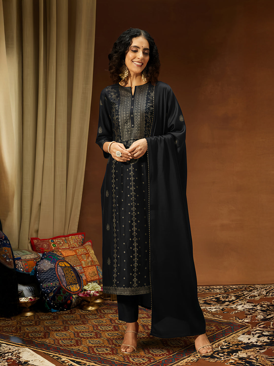 Ninnique Women's Black Silk Blend Foil Printed Straight Kurta Set