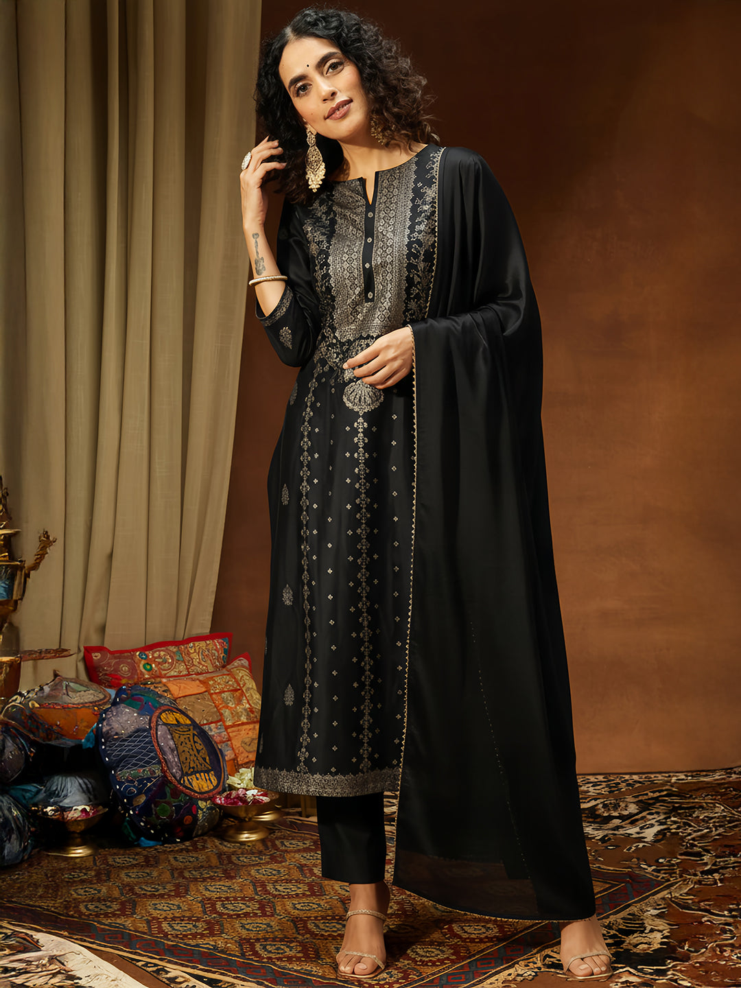 Ninnique Women's Black Silk Blend Foil Printed Straight Kurta Set