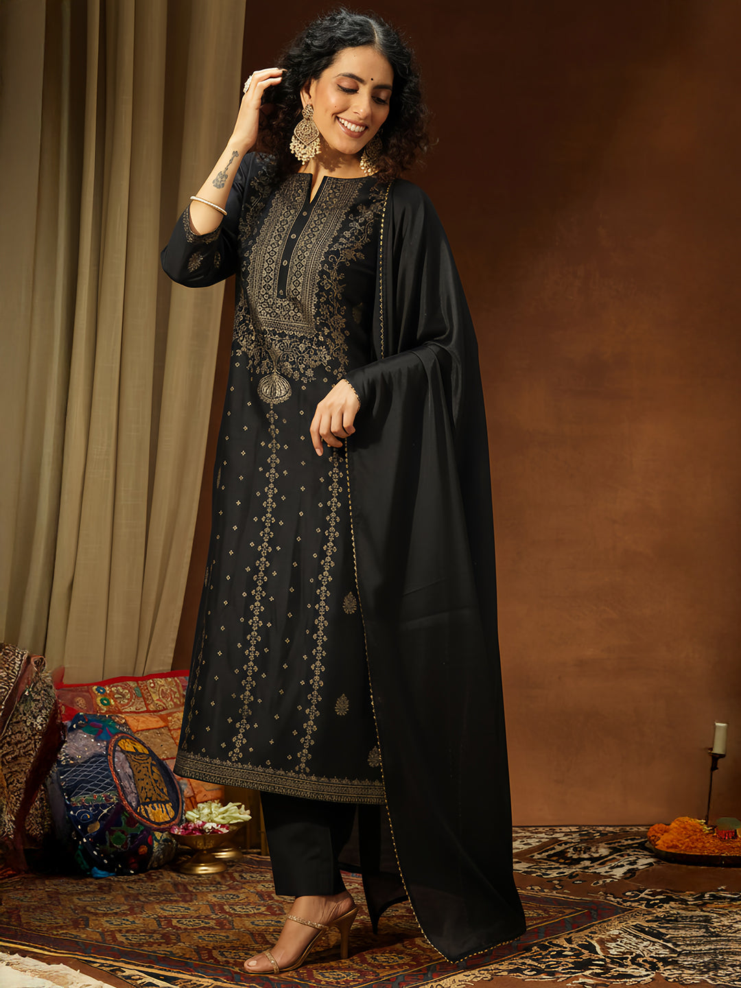 Ninnique Women's Black Silk Blend Foil Printed Straight Kurta Set