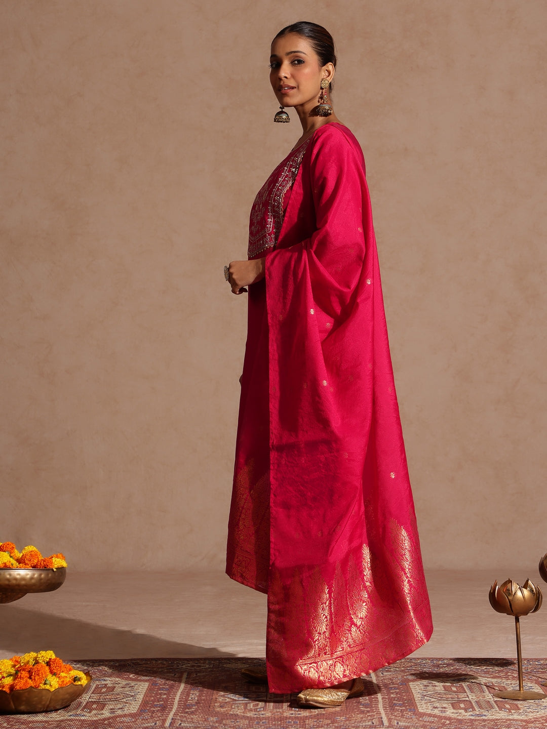 Ninnique Women's Pink Silk Blend Zari Yoke Embroidered Straight Kurta Set