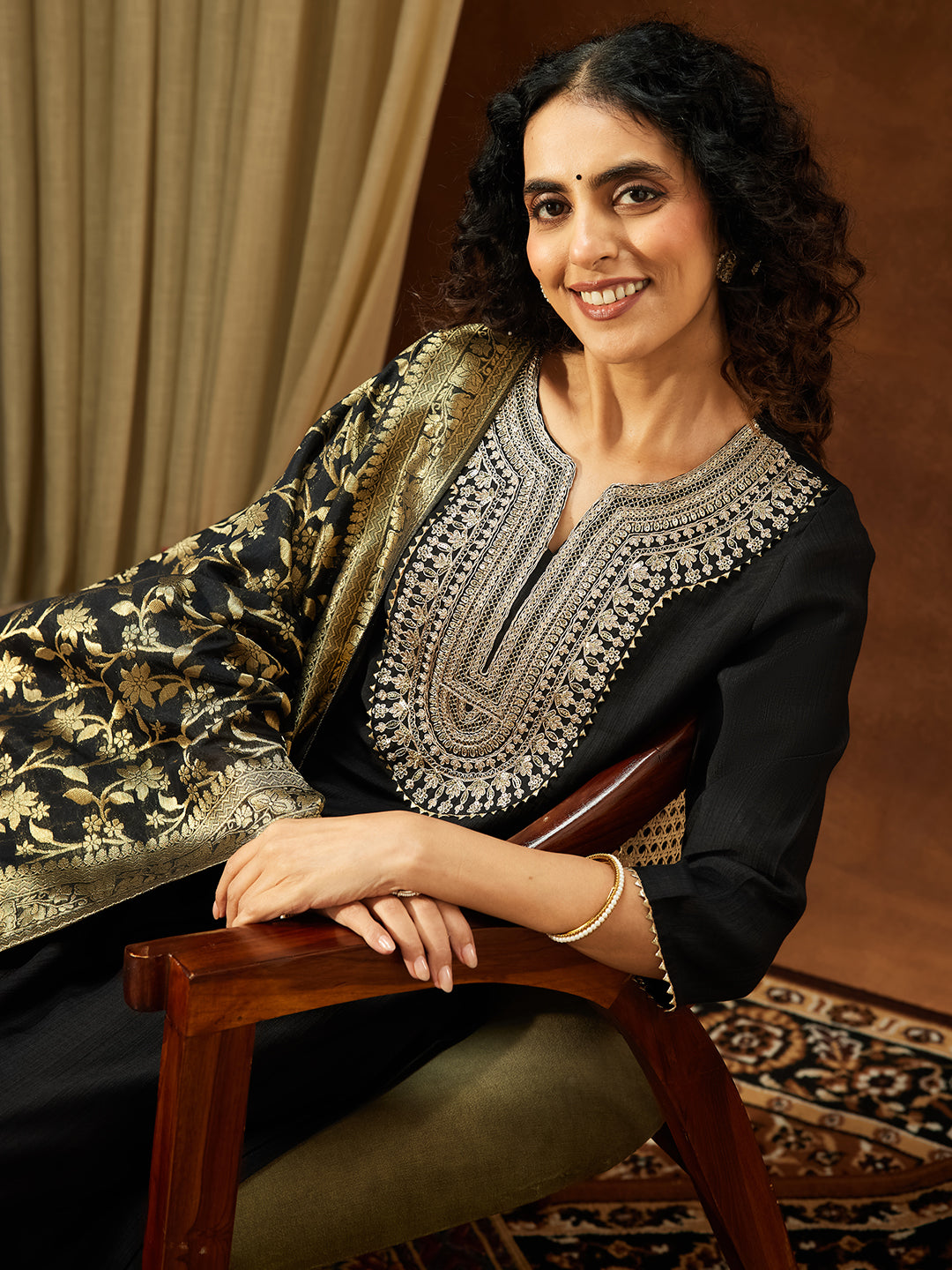 Ninnique Women's Black Silk Blend Yoke Embroidered Straight Kurta Set