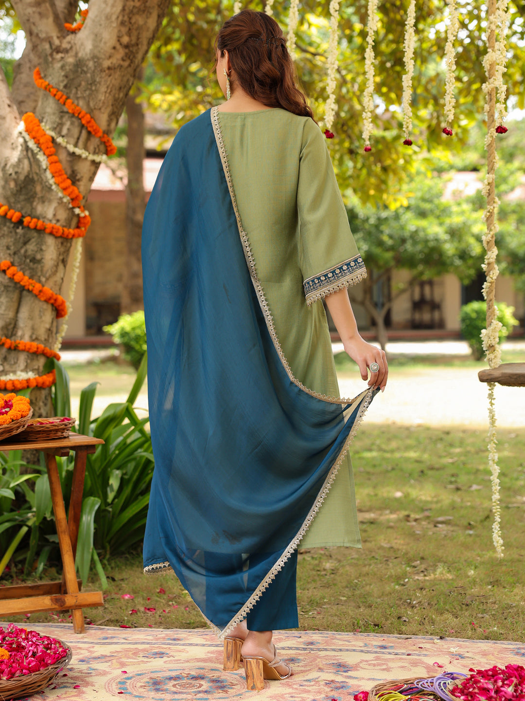 Ninnique Women's Sage Green Silk Blend Zari Embroidered Straight Kurta Set