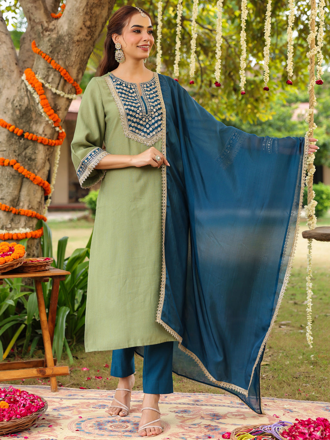 Ninnique Women's Sage Green Silk Blend Zari Embroidered Straight Kurta Set
