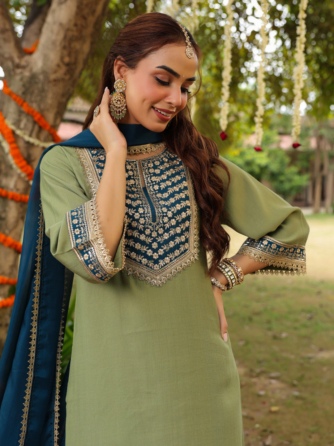 Ninnique Women's Sage Green Silk Blend Zari Embroidered Straight Kurta Set