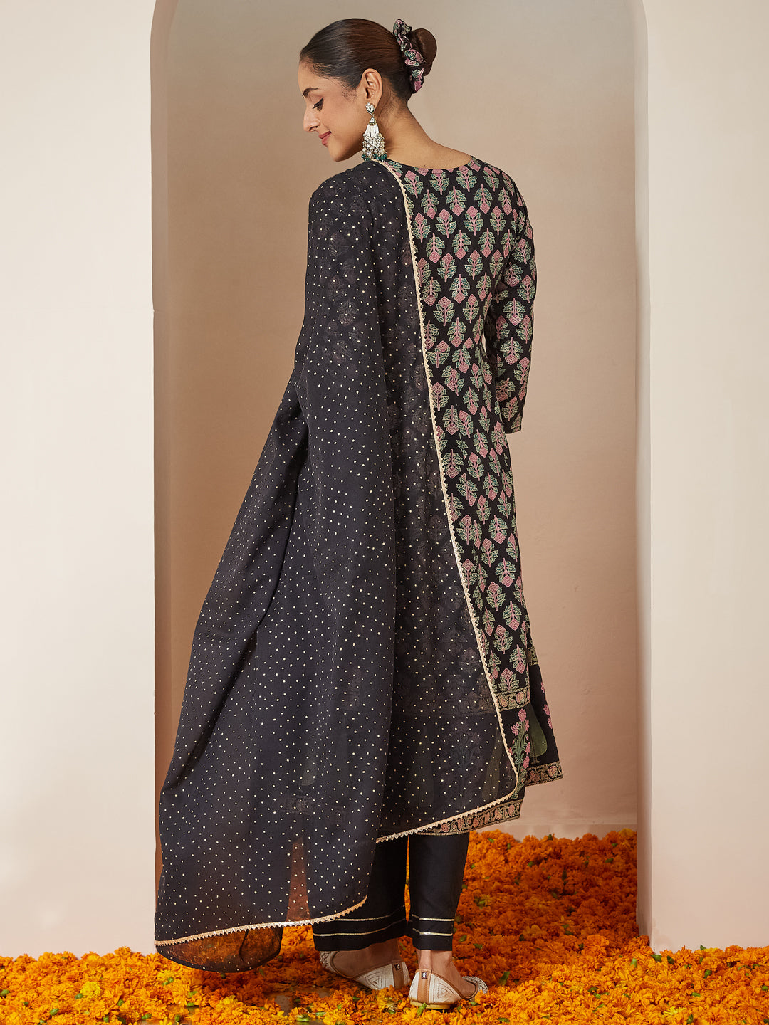 Ninnique Women's Black Rayon Foil Printed Anarkali Kurta Set