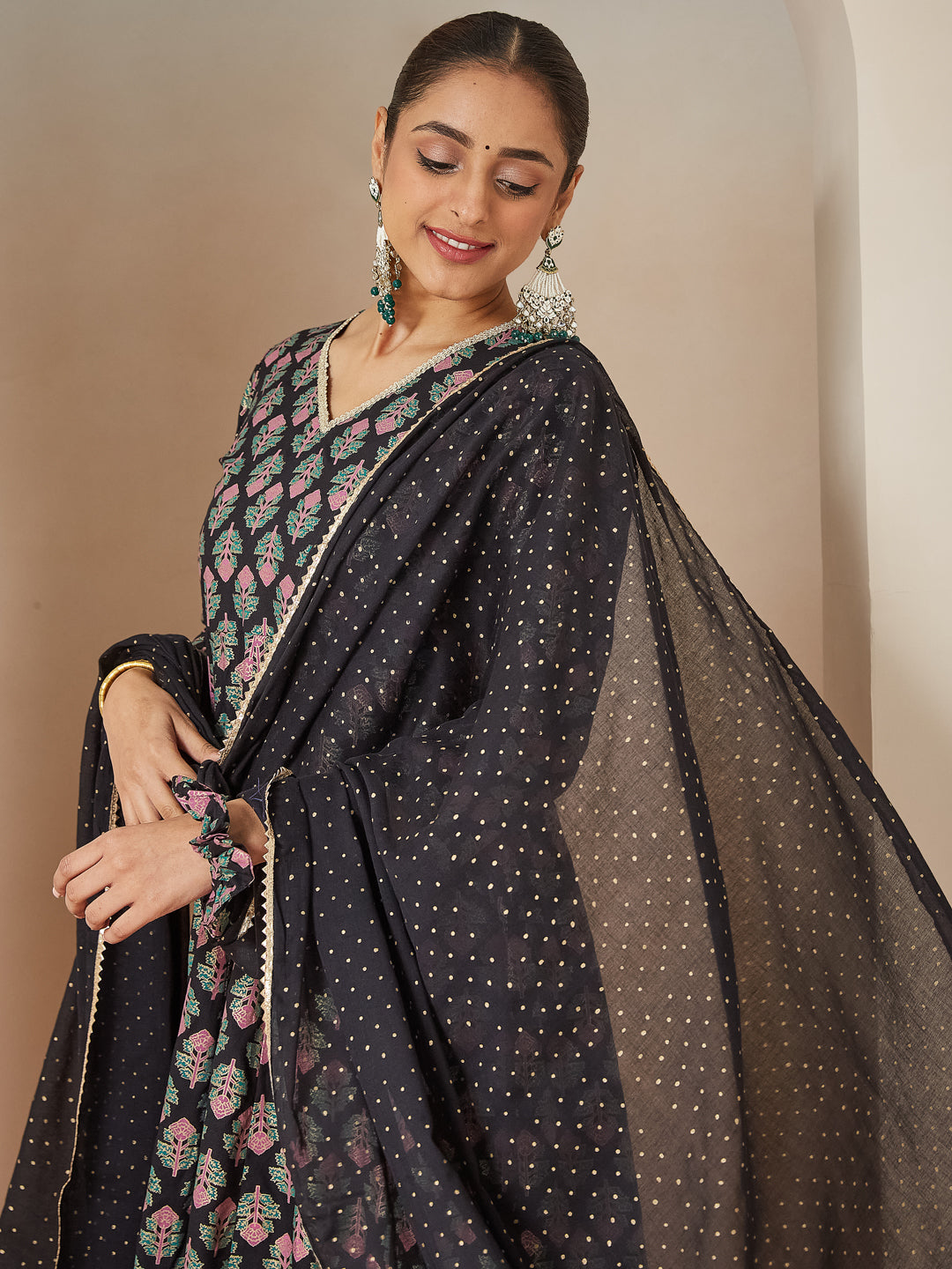 Ninnique Women's Black Rayon Foil Printed Anarkali Kurta Set