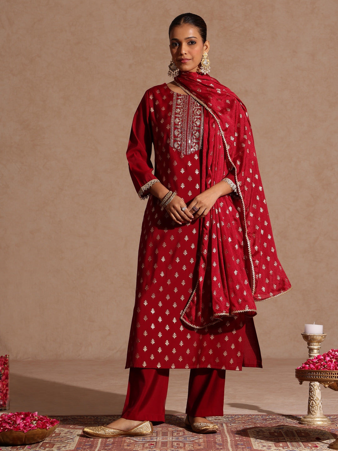 Ninnique Women's Maroon Chanderi Silk Zari Yoke Embroiderde Gold Printed Kurta Set