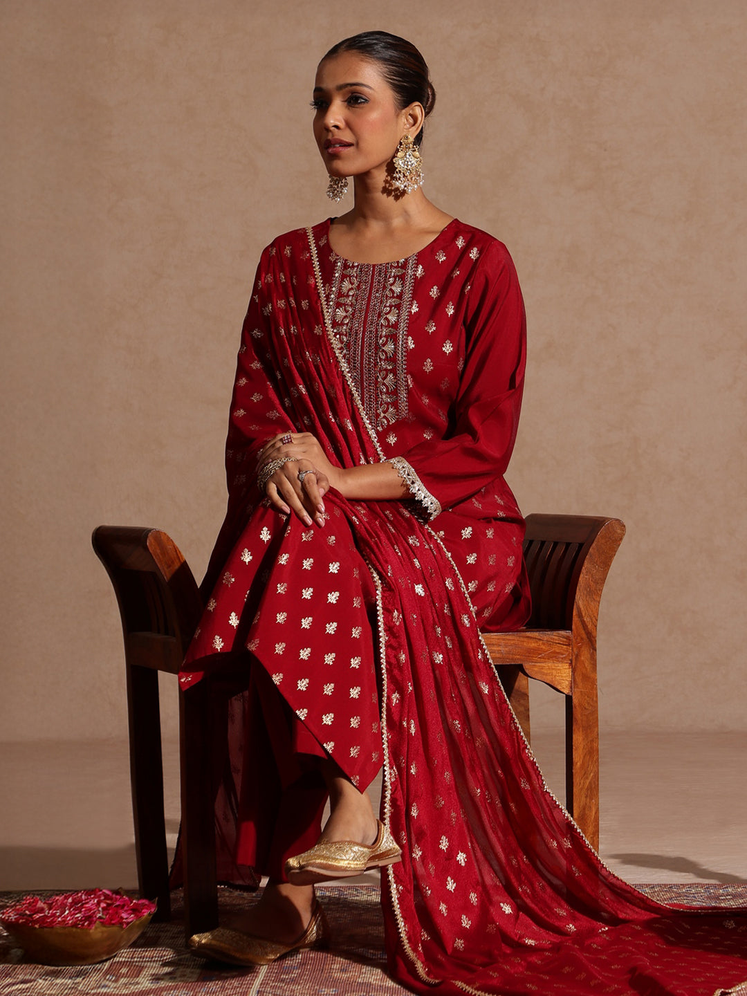 Ninnique Women's Maroon Chanderi Silk Zari Yoke Embroiderde Gold Printed Kurta Set