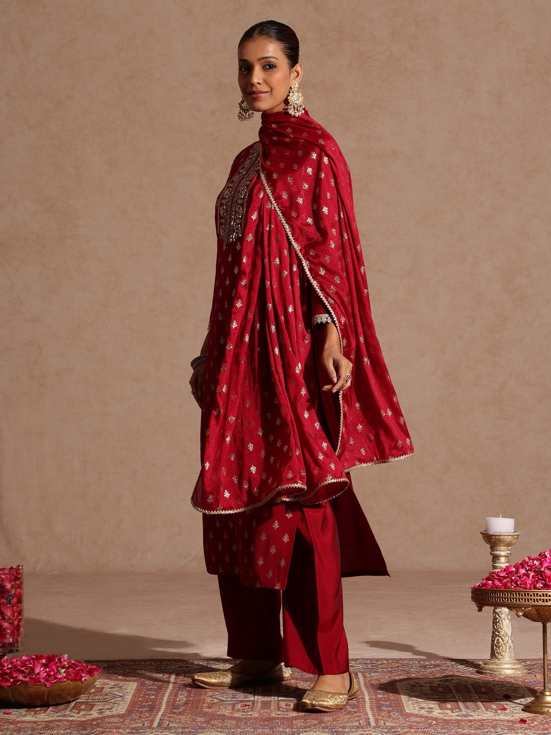 Ninnique Women's Maroon Chanderi Silk Zari Yoke Embroiderde Gold Printed Kurta Set