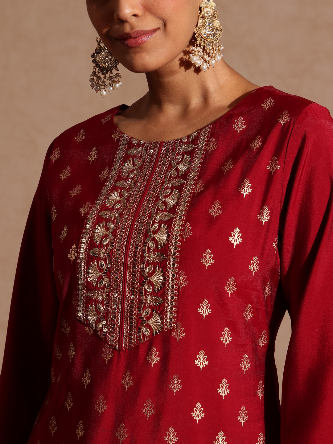 Ninnique Women's Maroon Chanderi Silk Zari Yoke Embroiderde Gold Printed Kurta Set