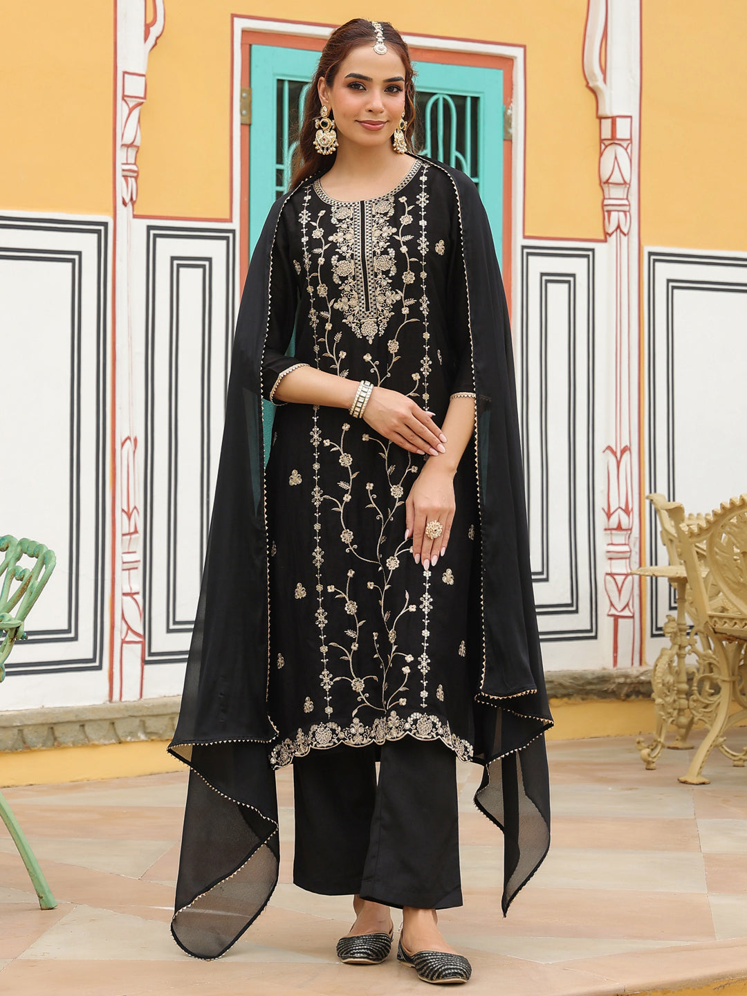 Ninnique Women's Black Silk Blend Zari Embroidered Straight Kurta Set