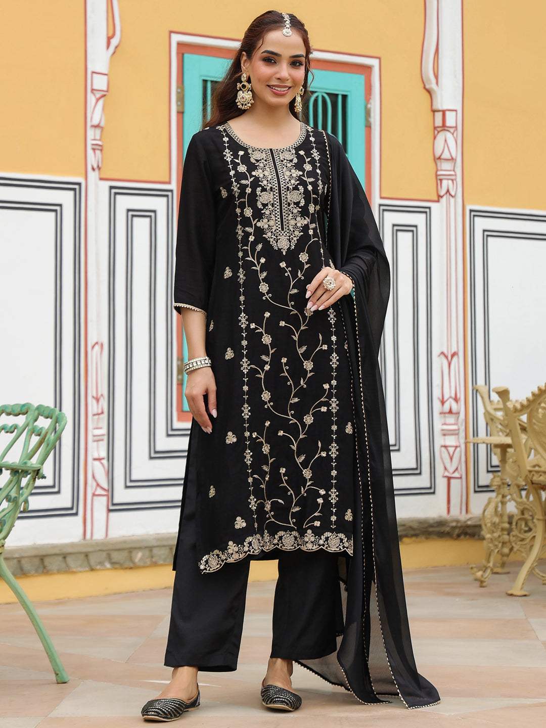 Ninnique Women's Black Silk Blend Zari Embroidered Straight Kurta Set