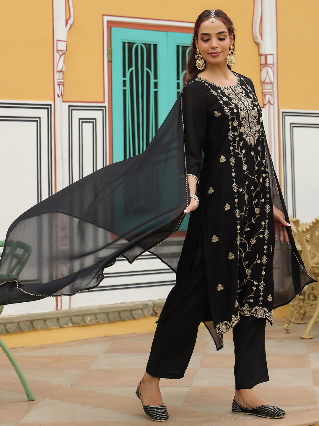 Ninnique Women's Black Silk Blend Zari Embroidered Straight Kurta Set