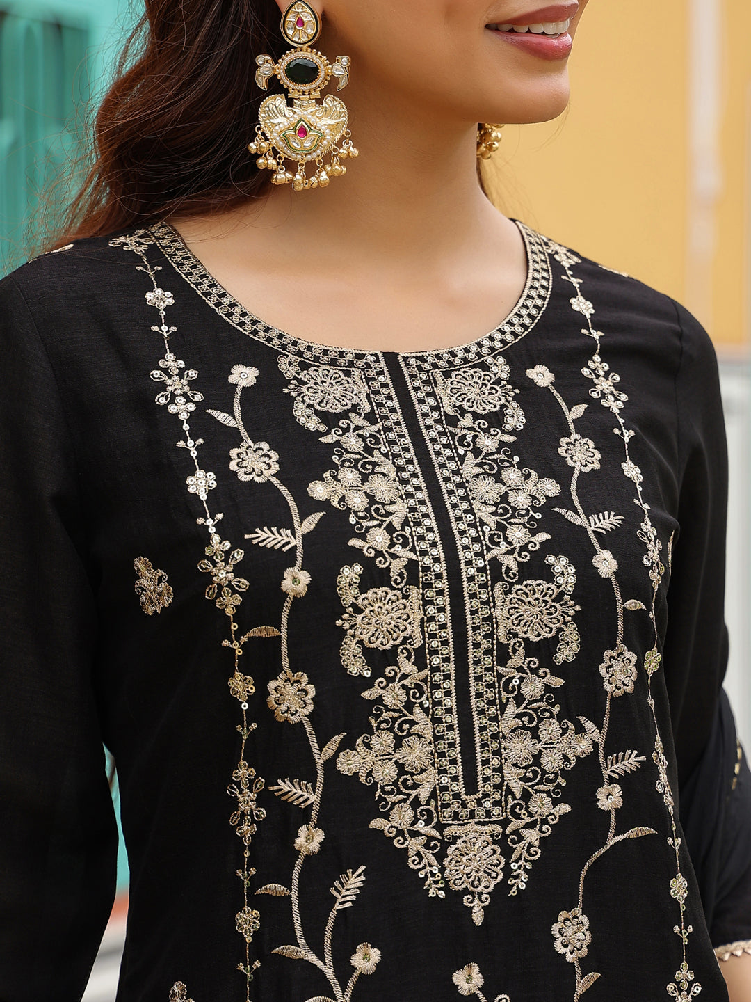 Ninnique Women's Black Silk Blend Zari Embroidered Straight Kurta Set