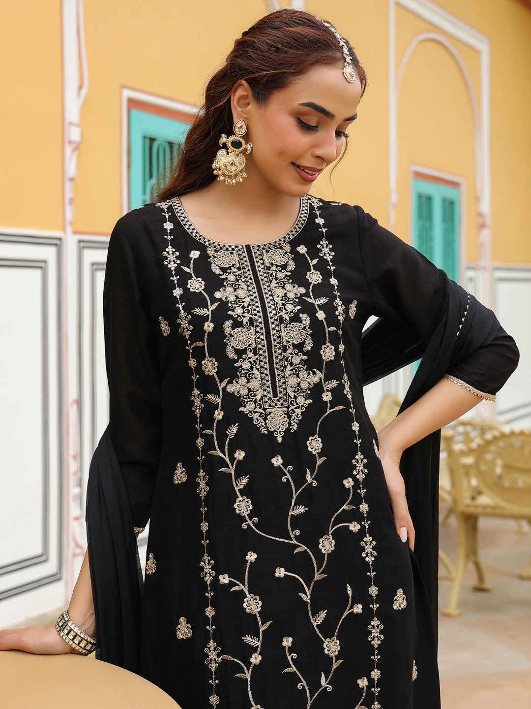 Ninnique Women's Black Silk Blend Zari Embroidered Straight Kurta Set