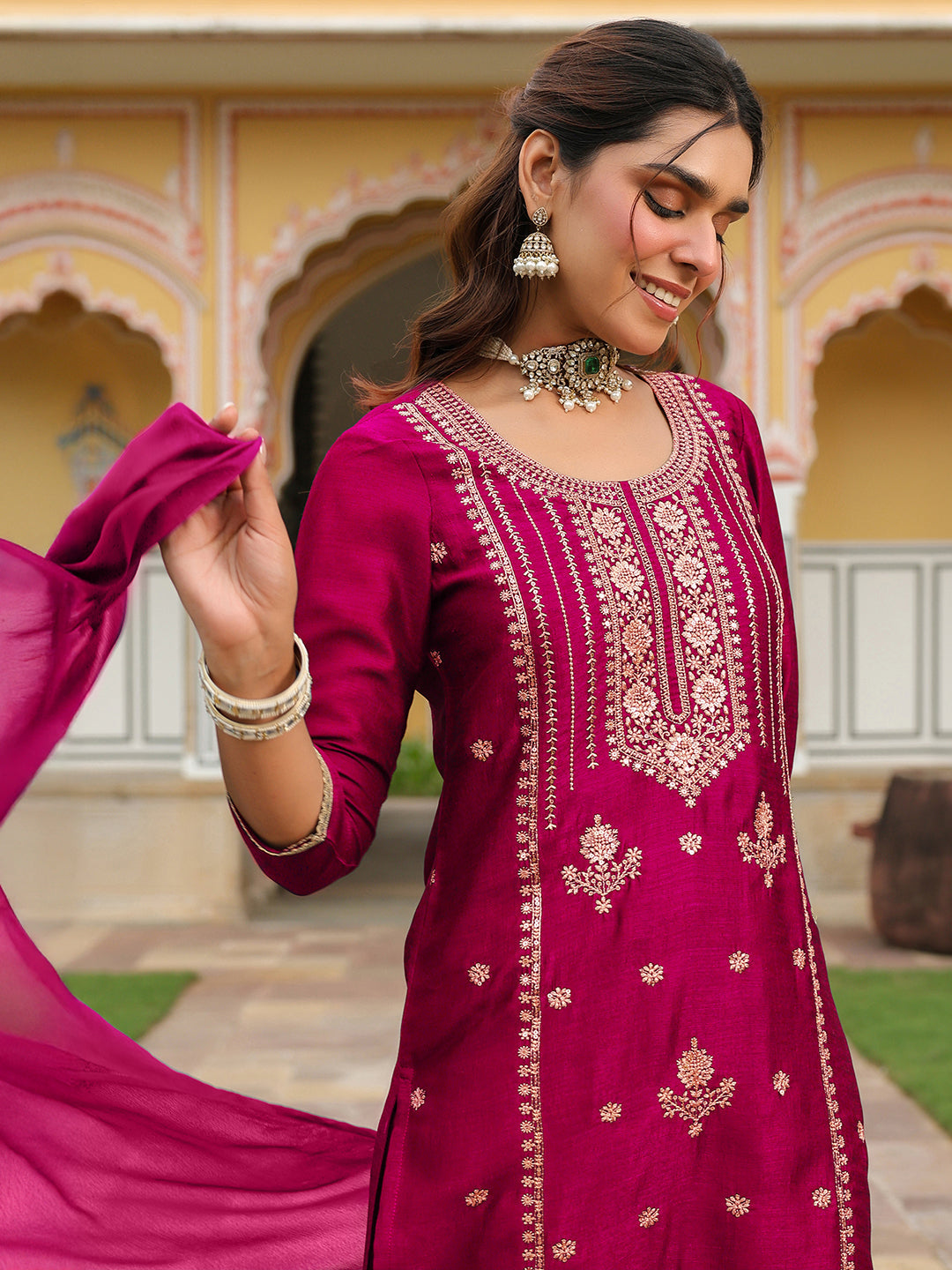 Ninnique Women's Pink Silk Blend Zari Embroidered Straight Kurta Set