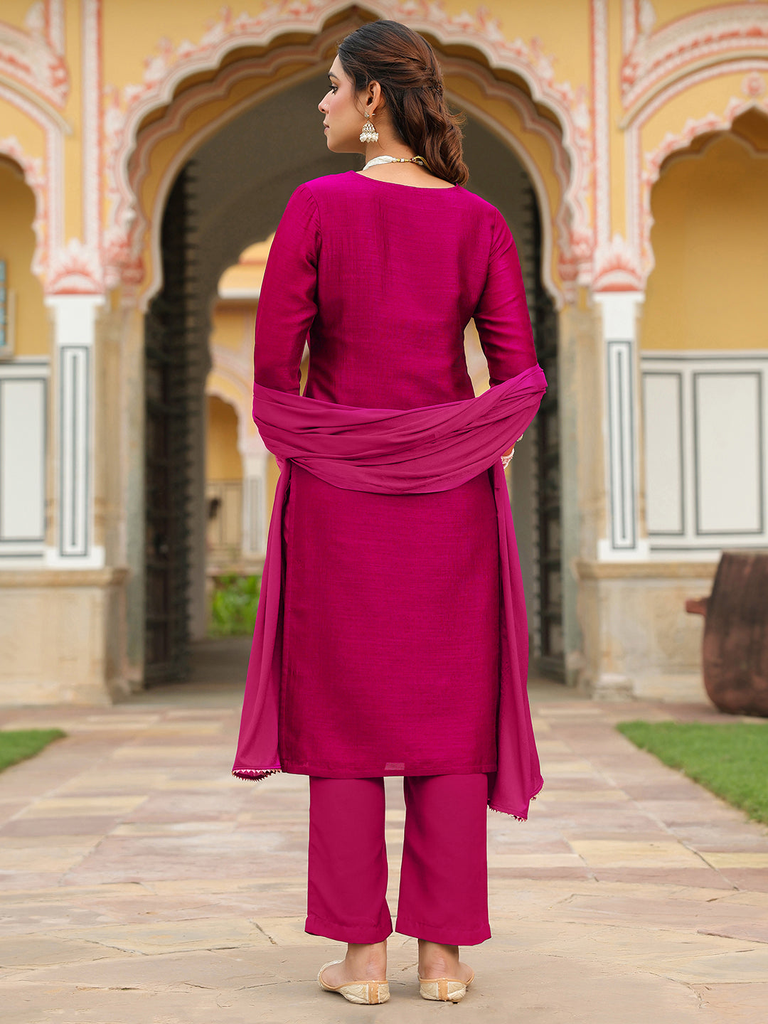Ninnique Women's Pink Silk Blend Zari Embroidered Straight Kurta Set