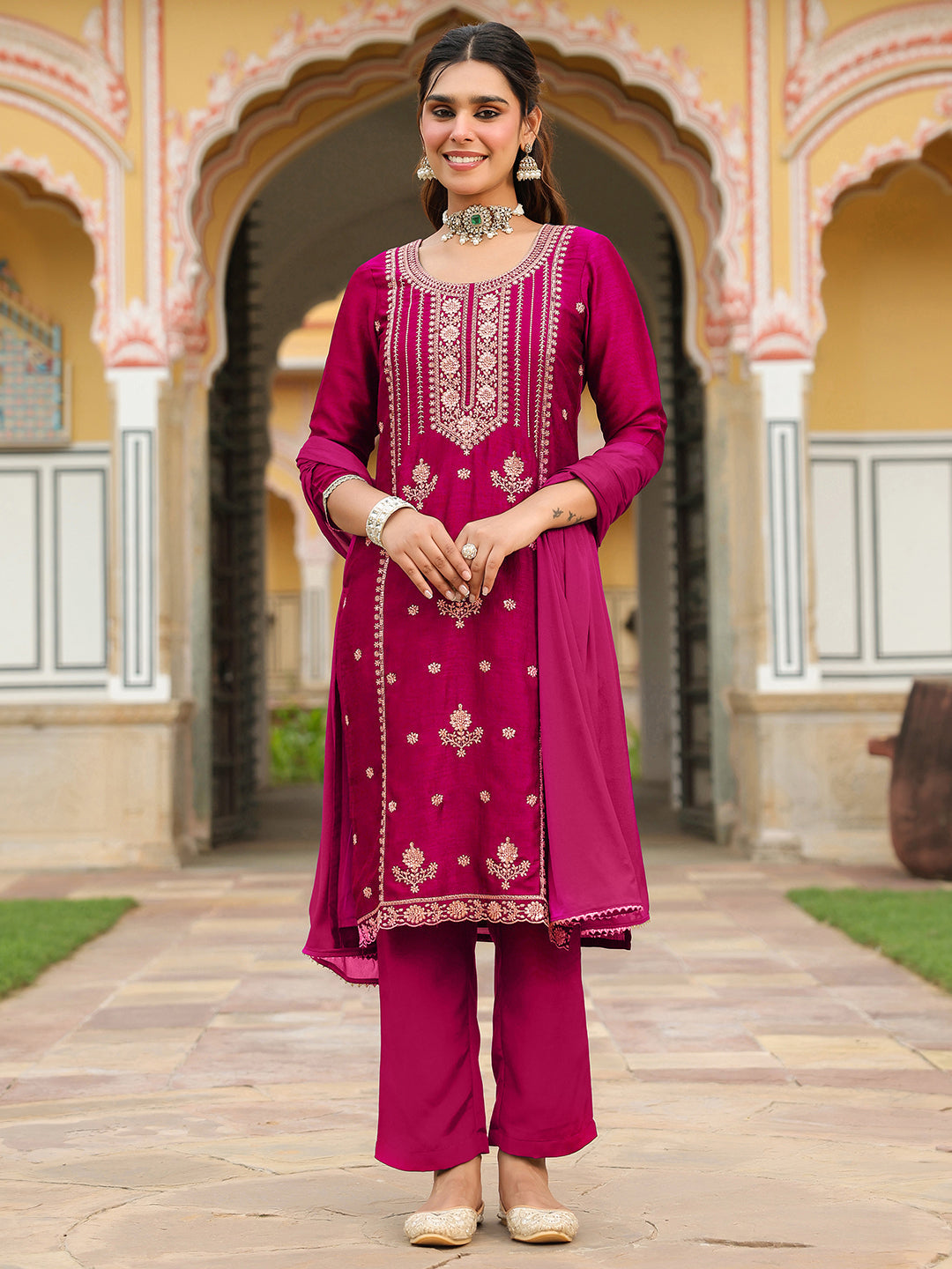 Ninnique Women's Pink Silk Blend Zari Embroidered Straight Kurta Set