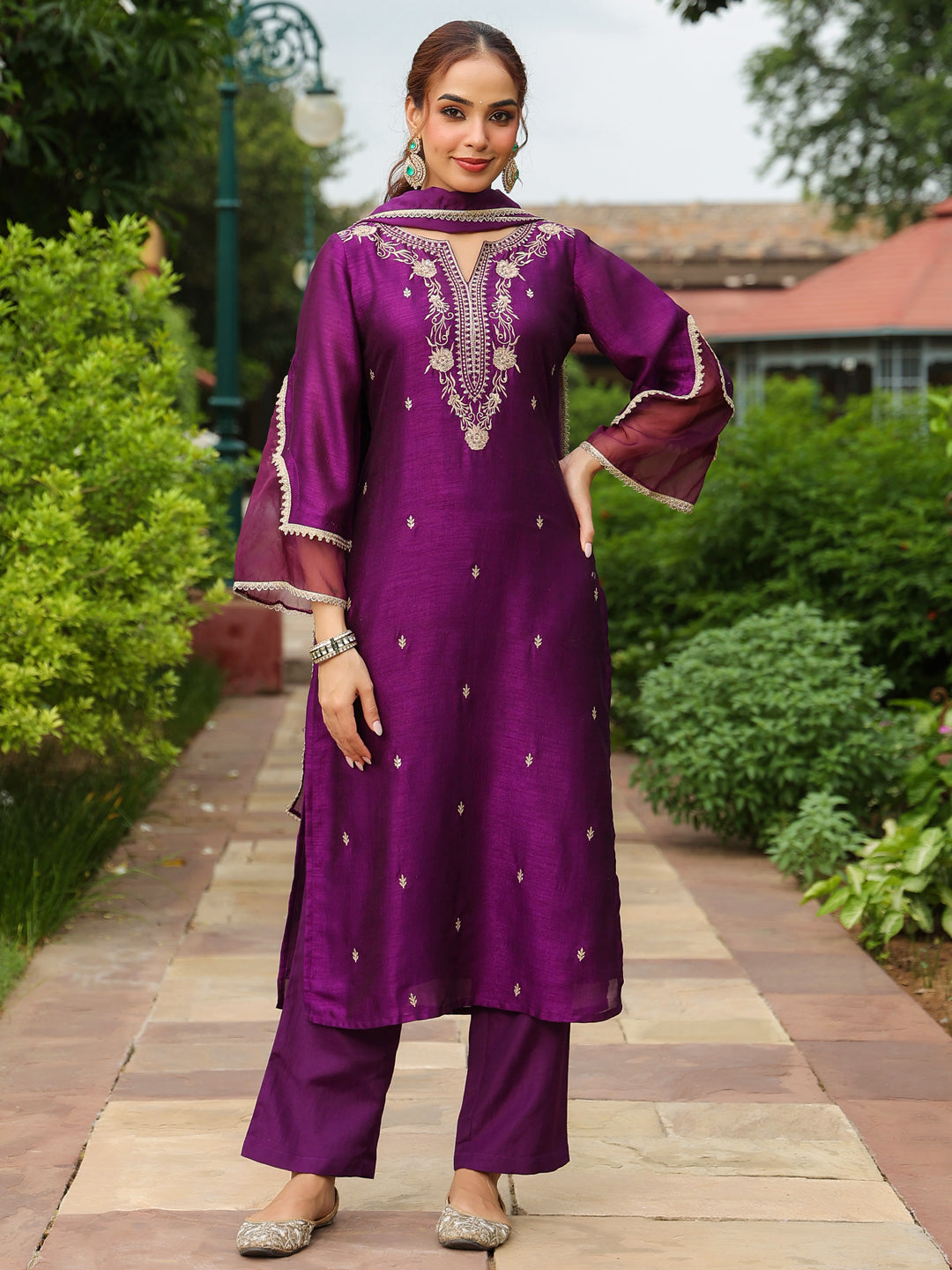 Ninnique Women's Purple Silk Blend Zari Embroidered Straight Kurta Set