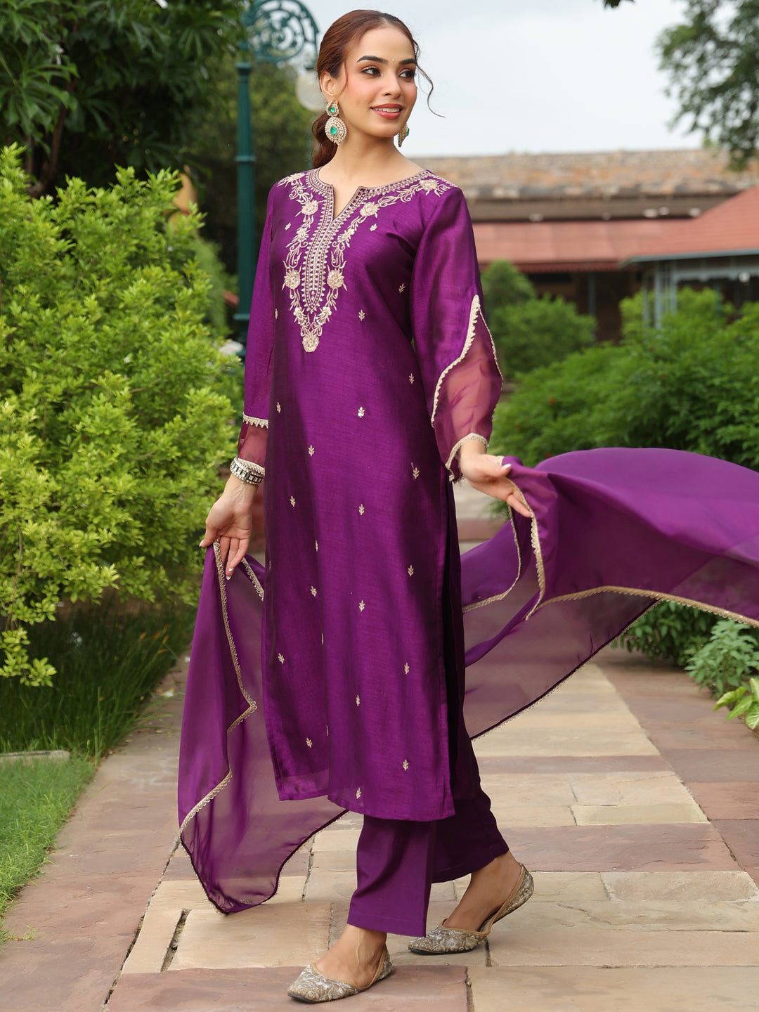 Ninnique Women's Purple Silk Blend Zari Embroidered Straight Kurta Set