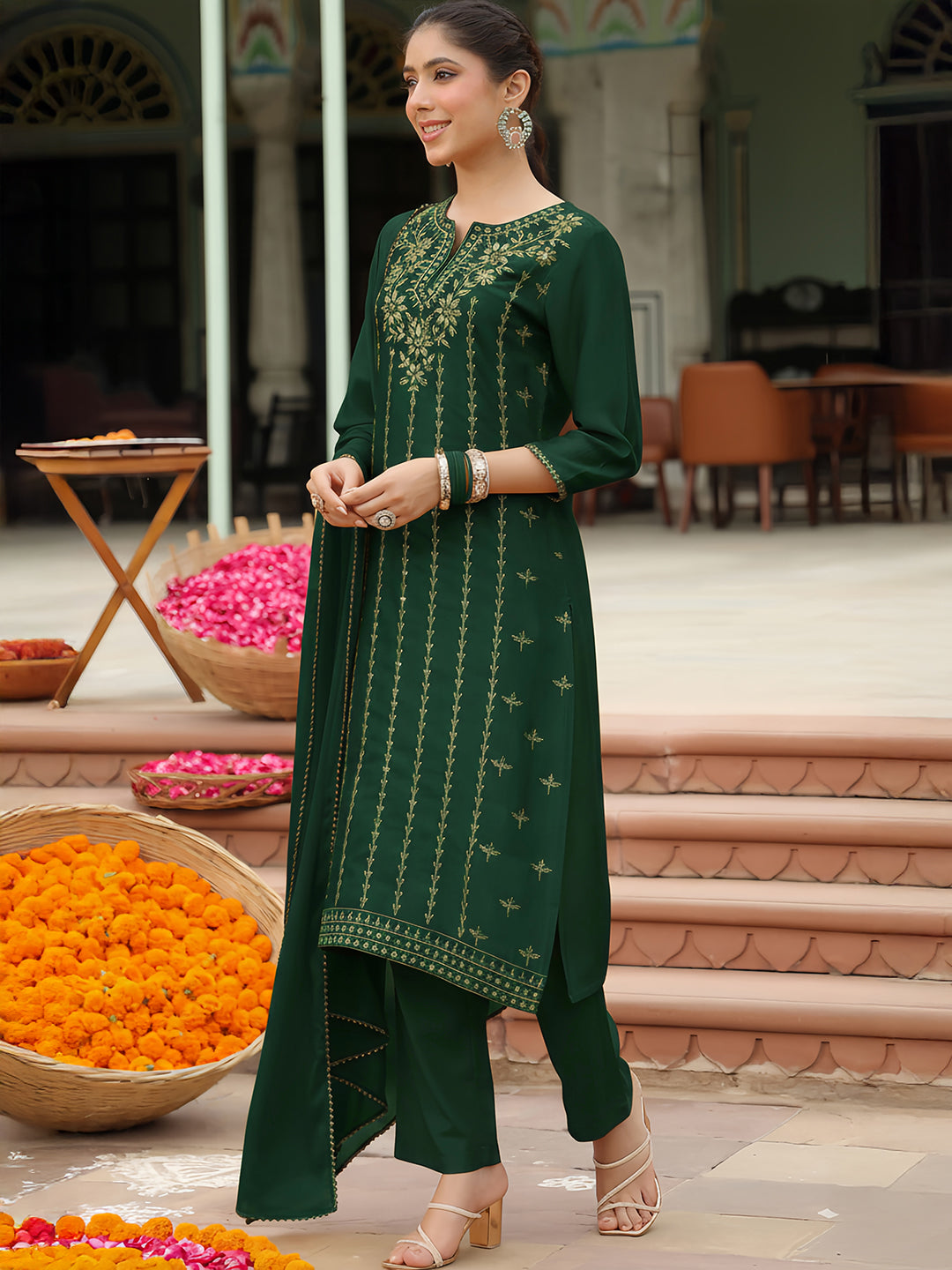 Ninnique Women's Bottle Green Silk Blend Zari Embroidered Straight Kurta Set