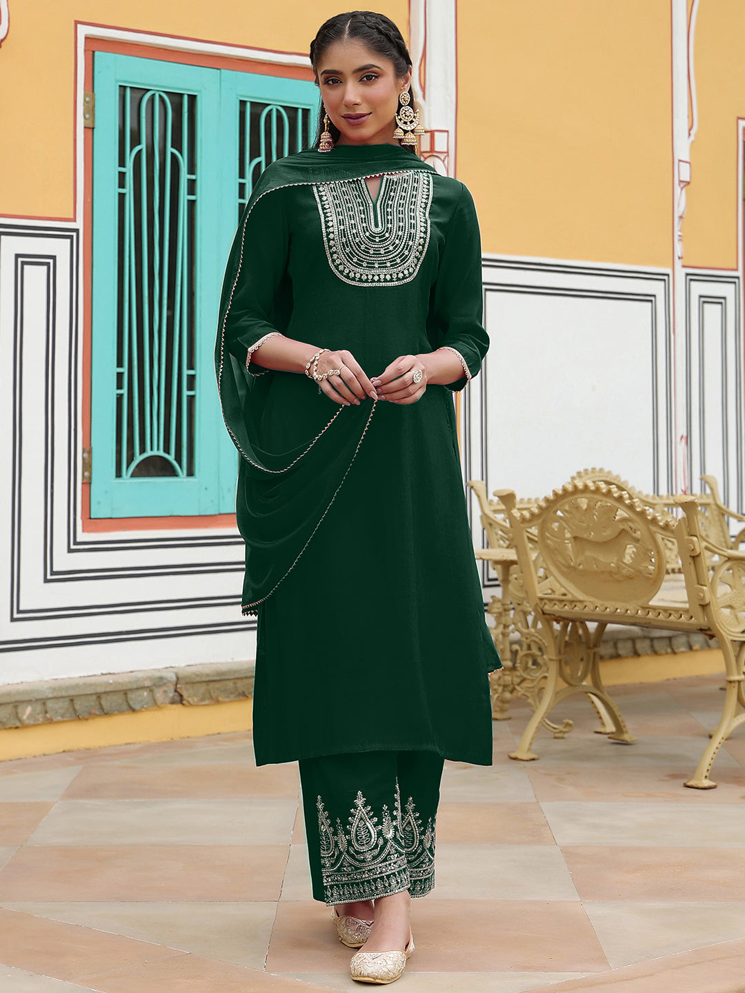 Ninnique Women's Dark Green Chanderi Silk Zari Embroidered Straight Kurta Set