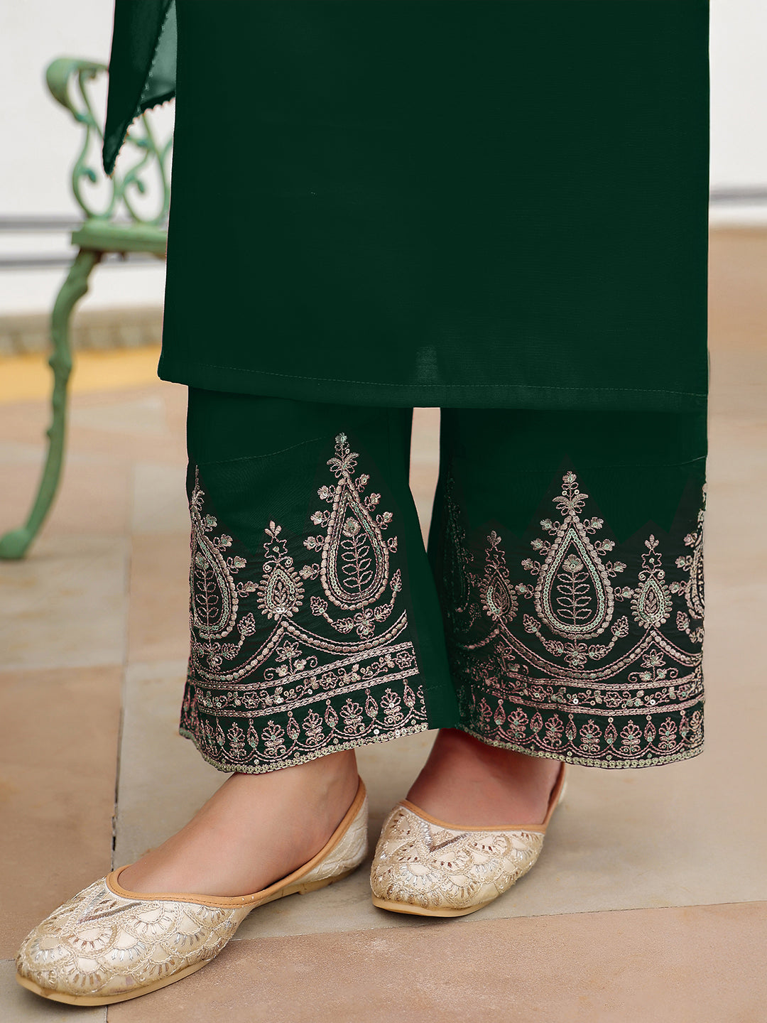 Ninnique Women's Dark Green Chanderi Silk Zari Embroidered Straight Kurta Set