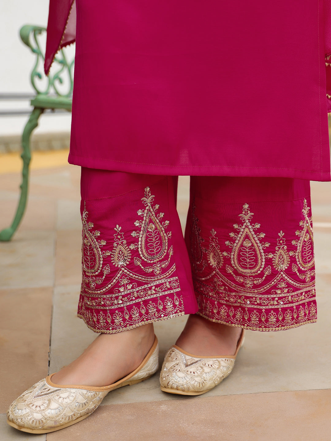 Ninnique Women's Pink Chanderi Silk Zari Embroidered Straight Kurta Set