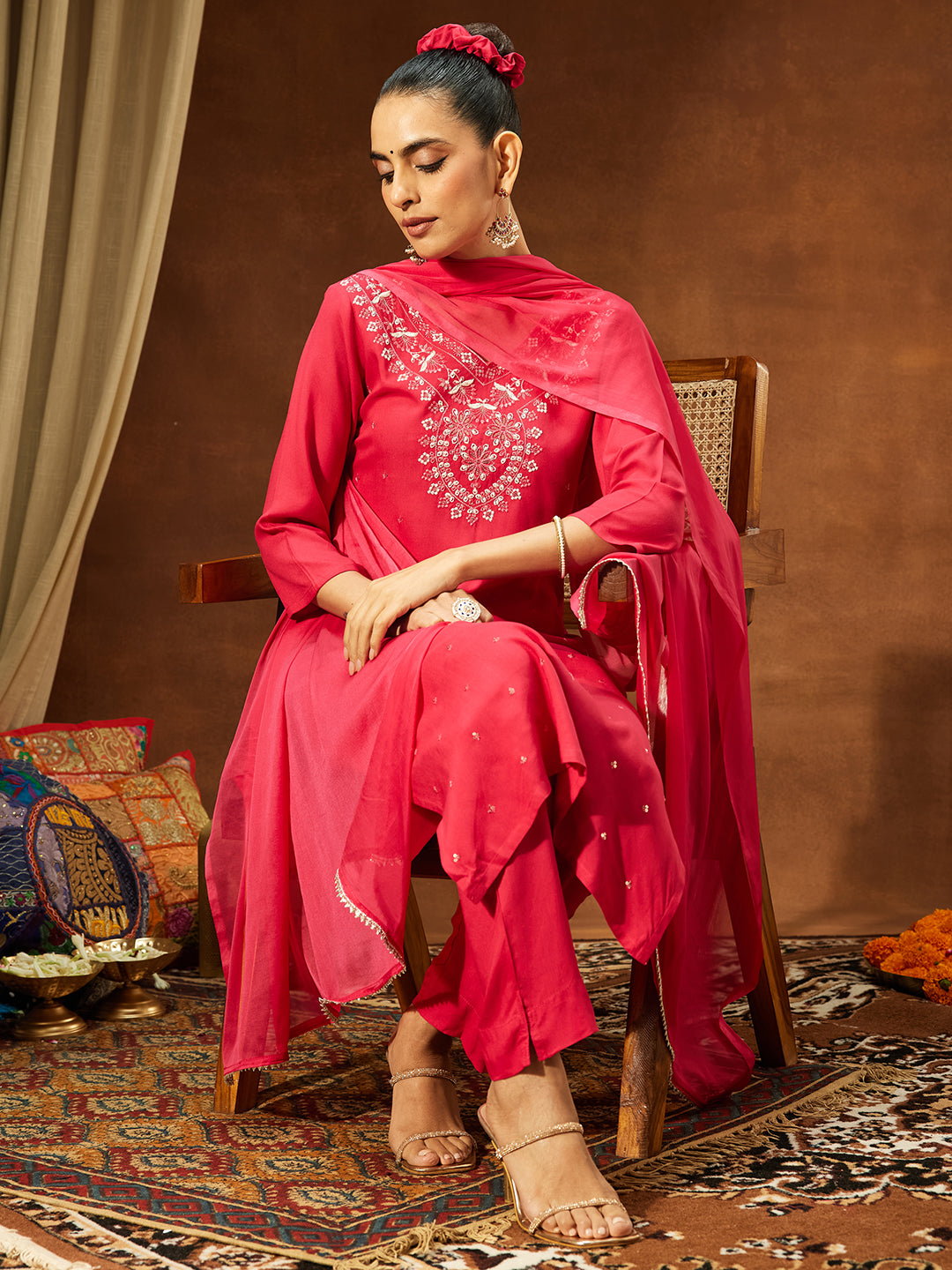 Ninnique Women's Pink Rayon Embroidered Straight Kurta Set