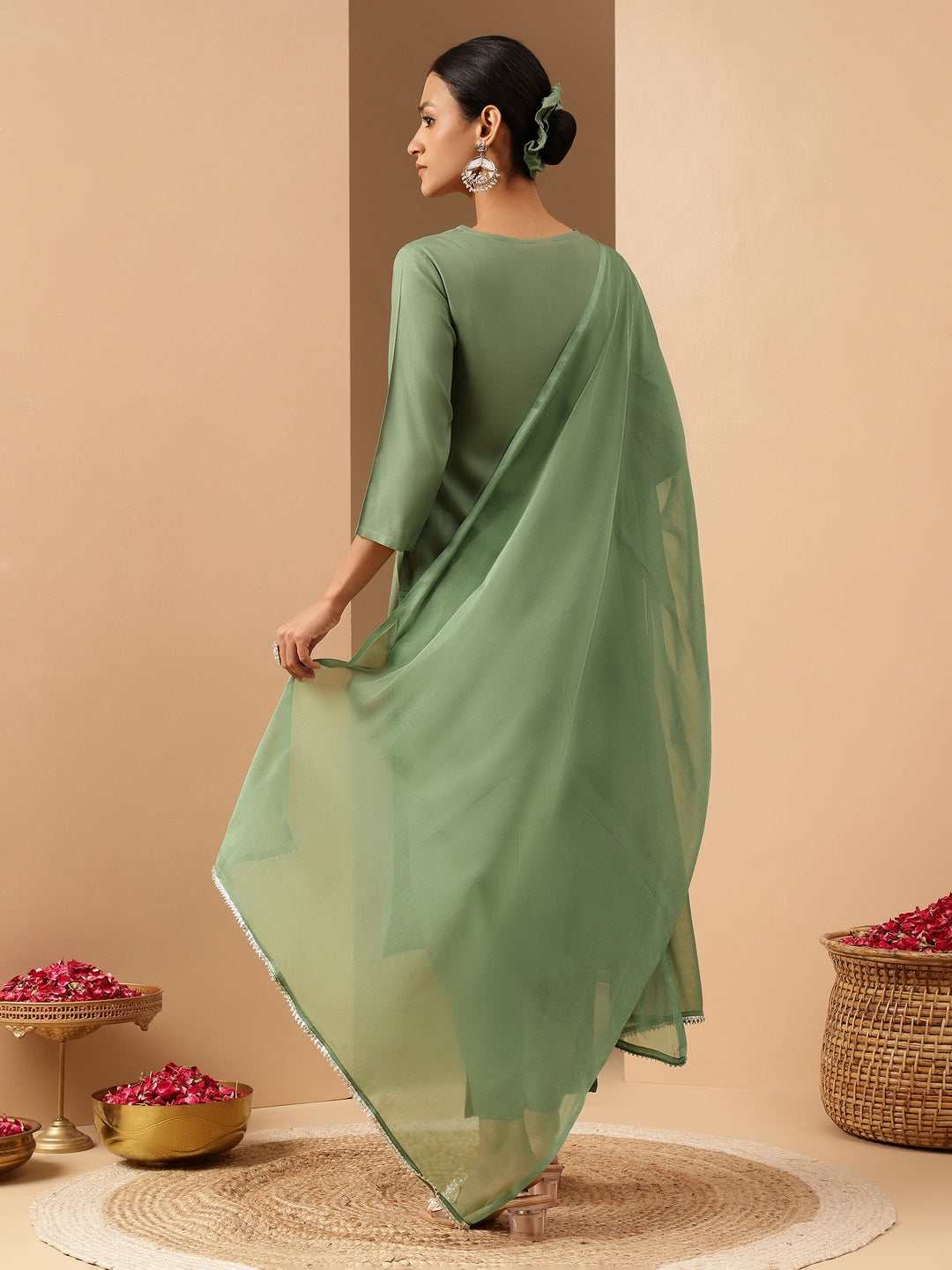 Ninnique Women's Green Rayon Embroidery Straight Kurta Set