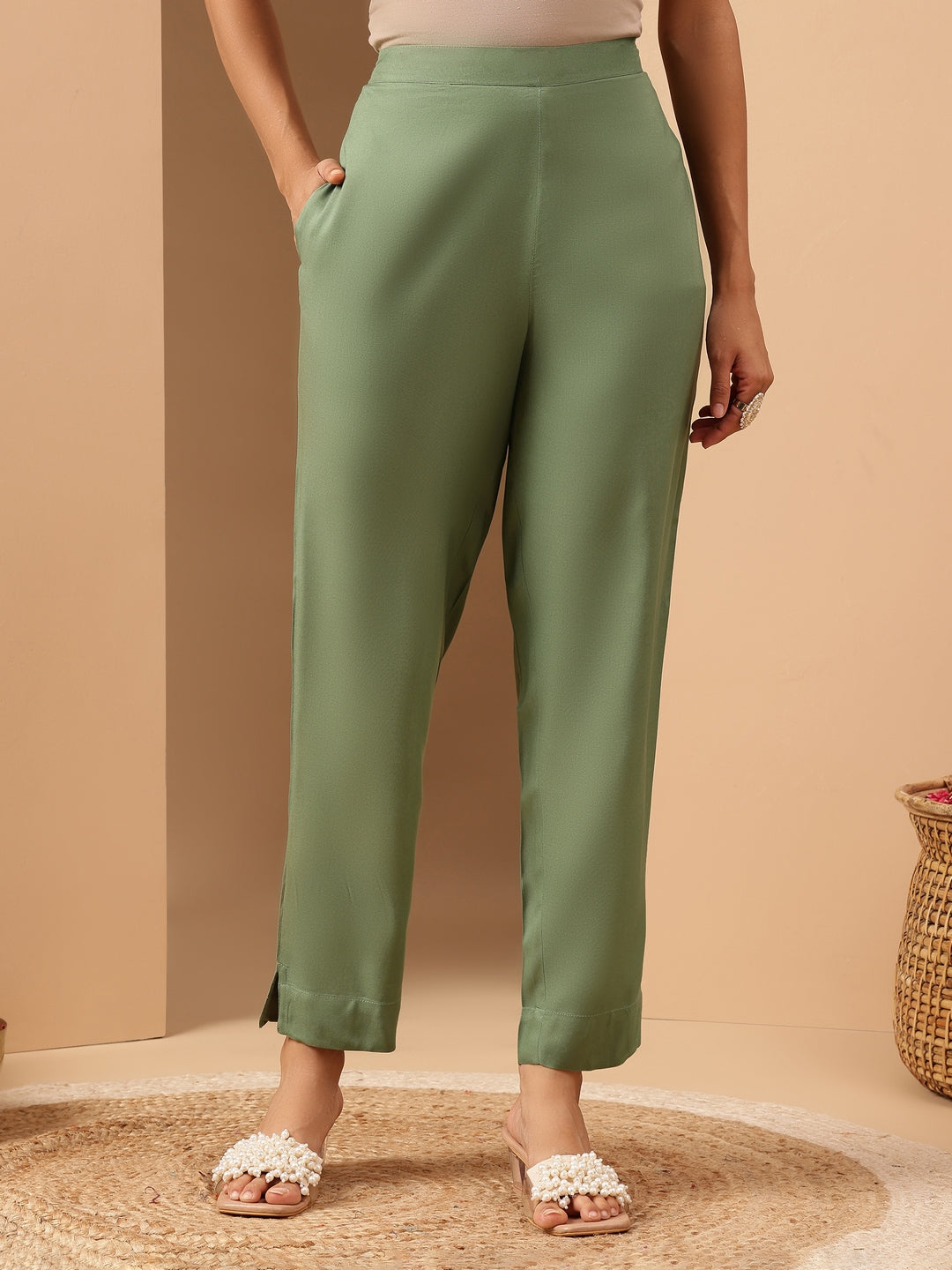 Ninnique Women's Green Rayon Embroidery Straight Kurta Set
