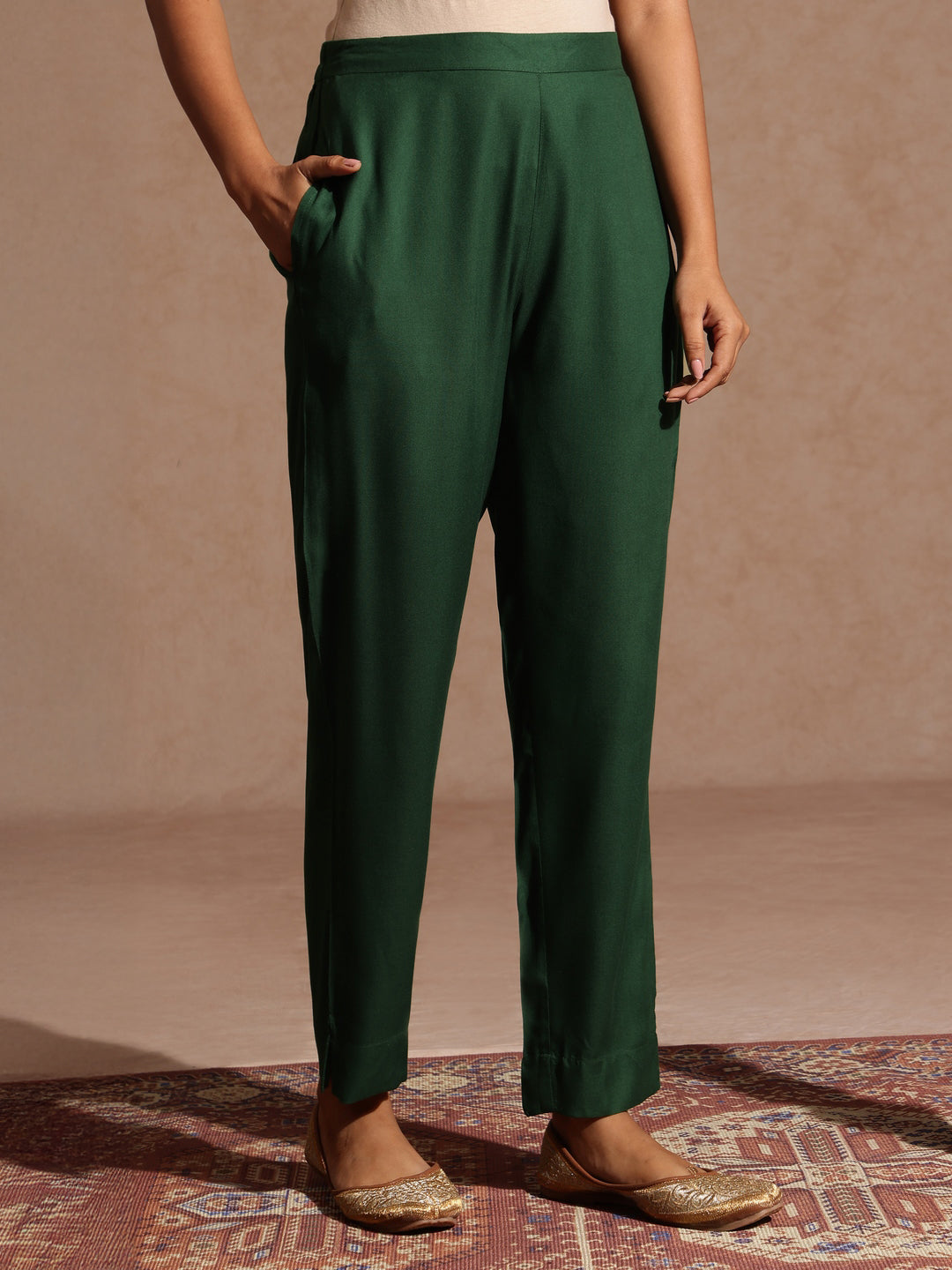 Ninnique Women's Green Rayon Yoke Embroidered Sequinned Straight Kurta Set With Dupatta