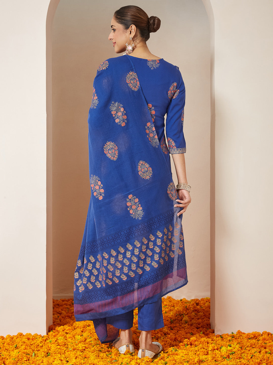 Ninnique Women's Royal Blue Rayon Gold Floral Printed Straight Kurta Set
