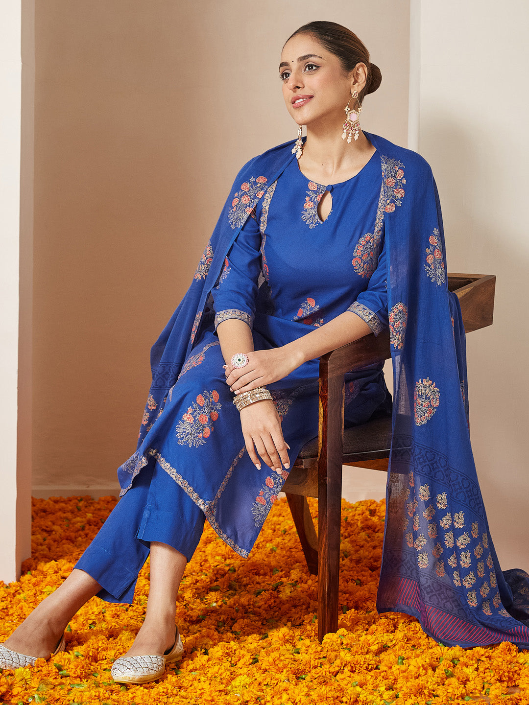 Ninnique Women's Royal Blue Rayon Gold Floral Printed Straight Kurta Set