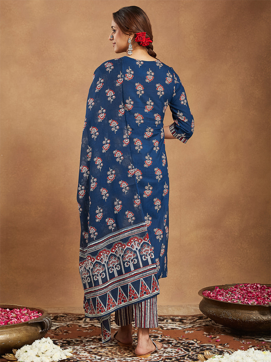 Ninnique Women's Blue Pure Cotton Floral Printed Straight Kurta Set
