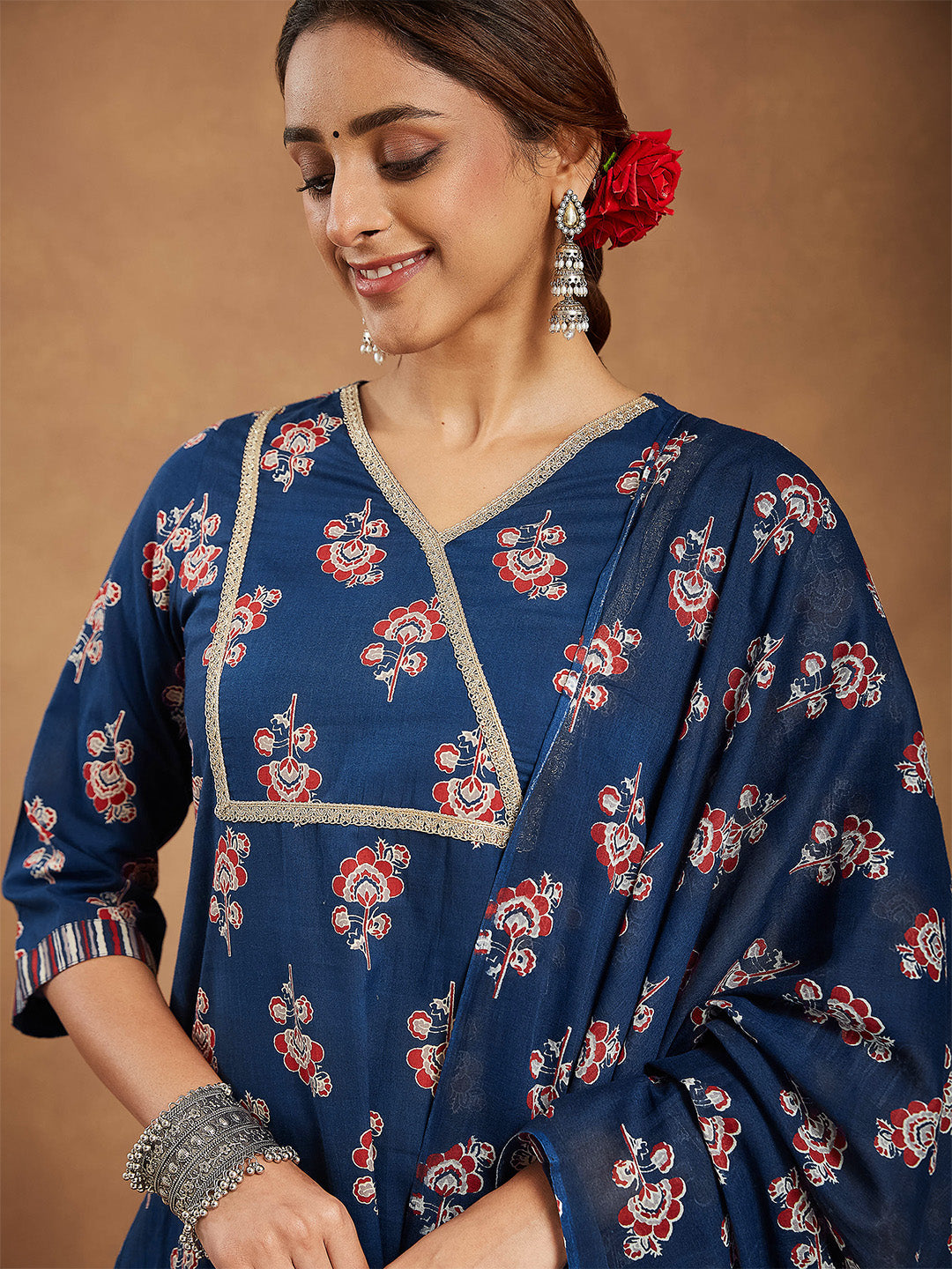 Ninnique Women's Blue Pure Cotton Floral Printed Straight Kurta Set