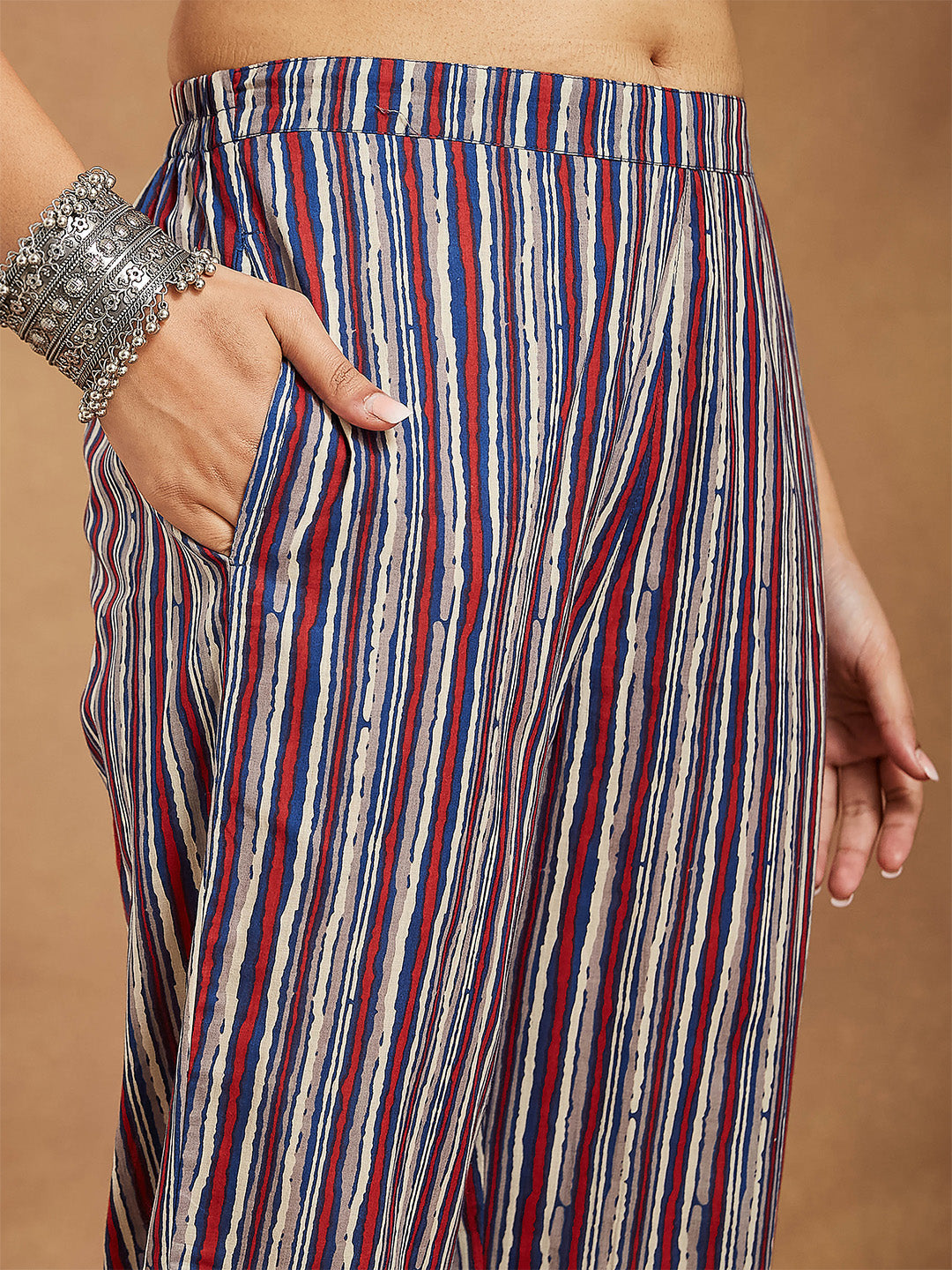Ninnique Women's Blue Pure Cotton Floral Printed Straight Kurta Set