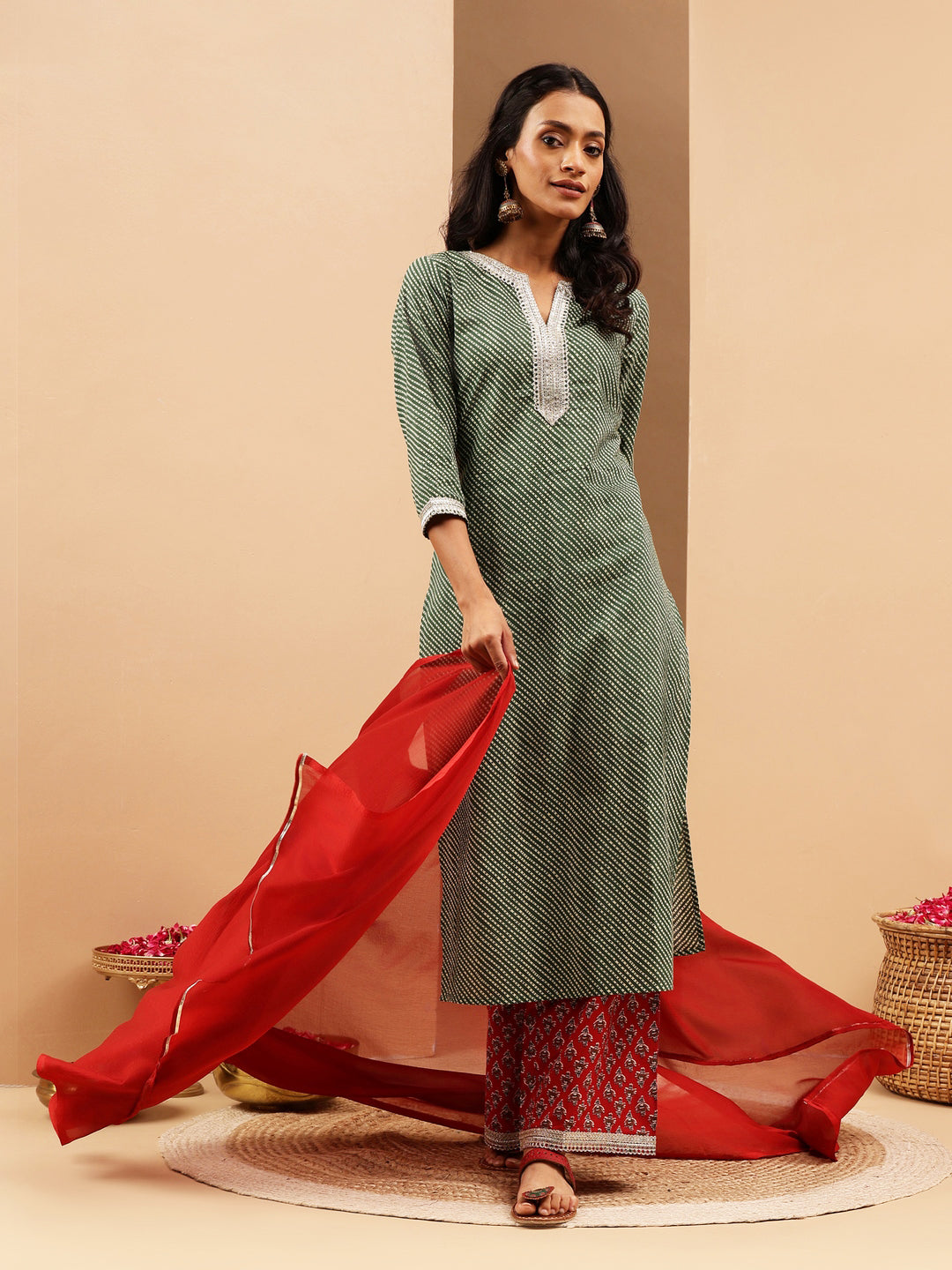 Ninnique Women's Green & Maroon Pure Cotton Printed Straight Kurta Set