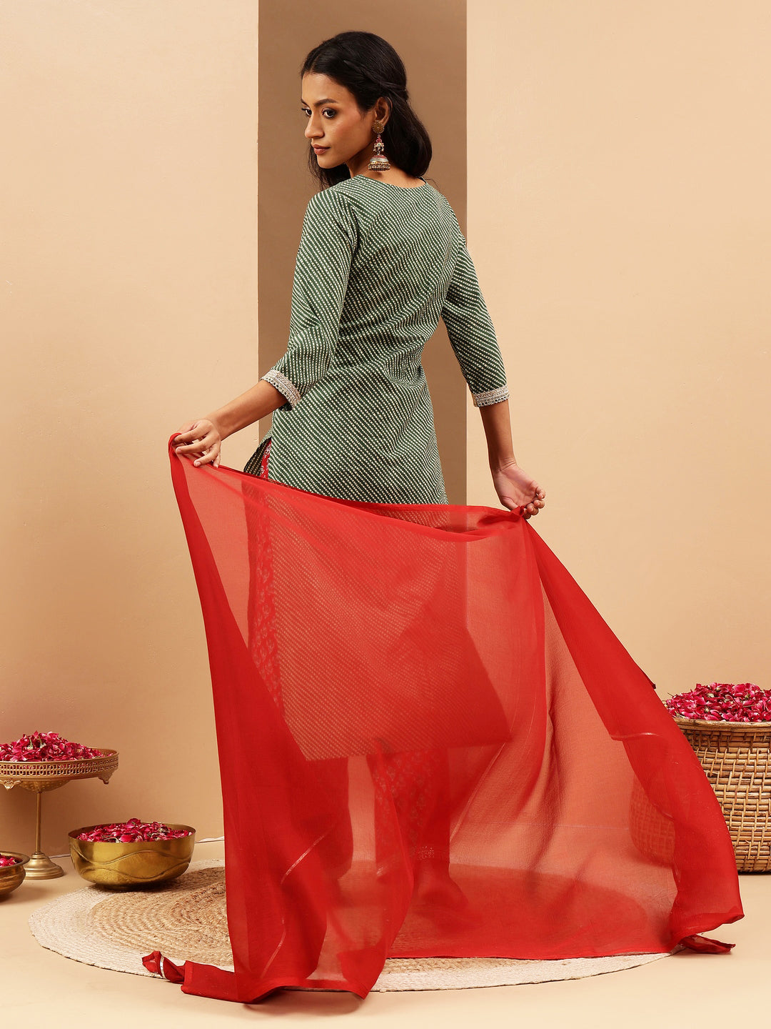 Ninnique Women's Green & Maroon Pure Cotton Printed Straight Kurta Set