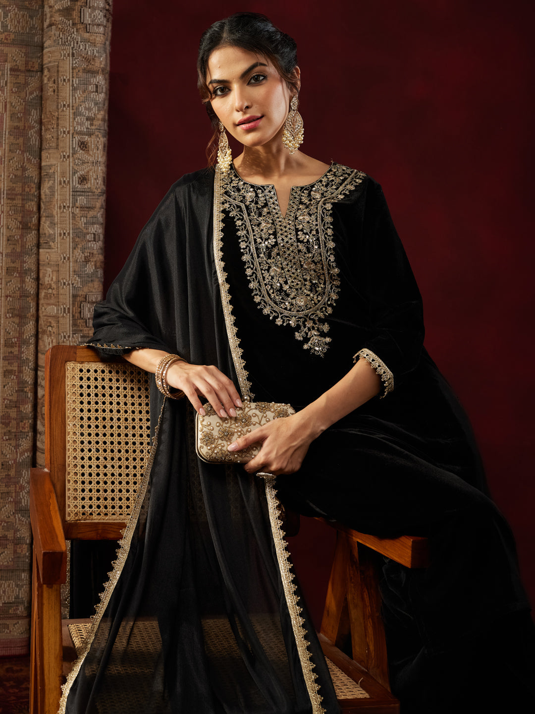 Ninnique Women's Black Velvet Zari Yoke Embroidered Straight Kurta Set