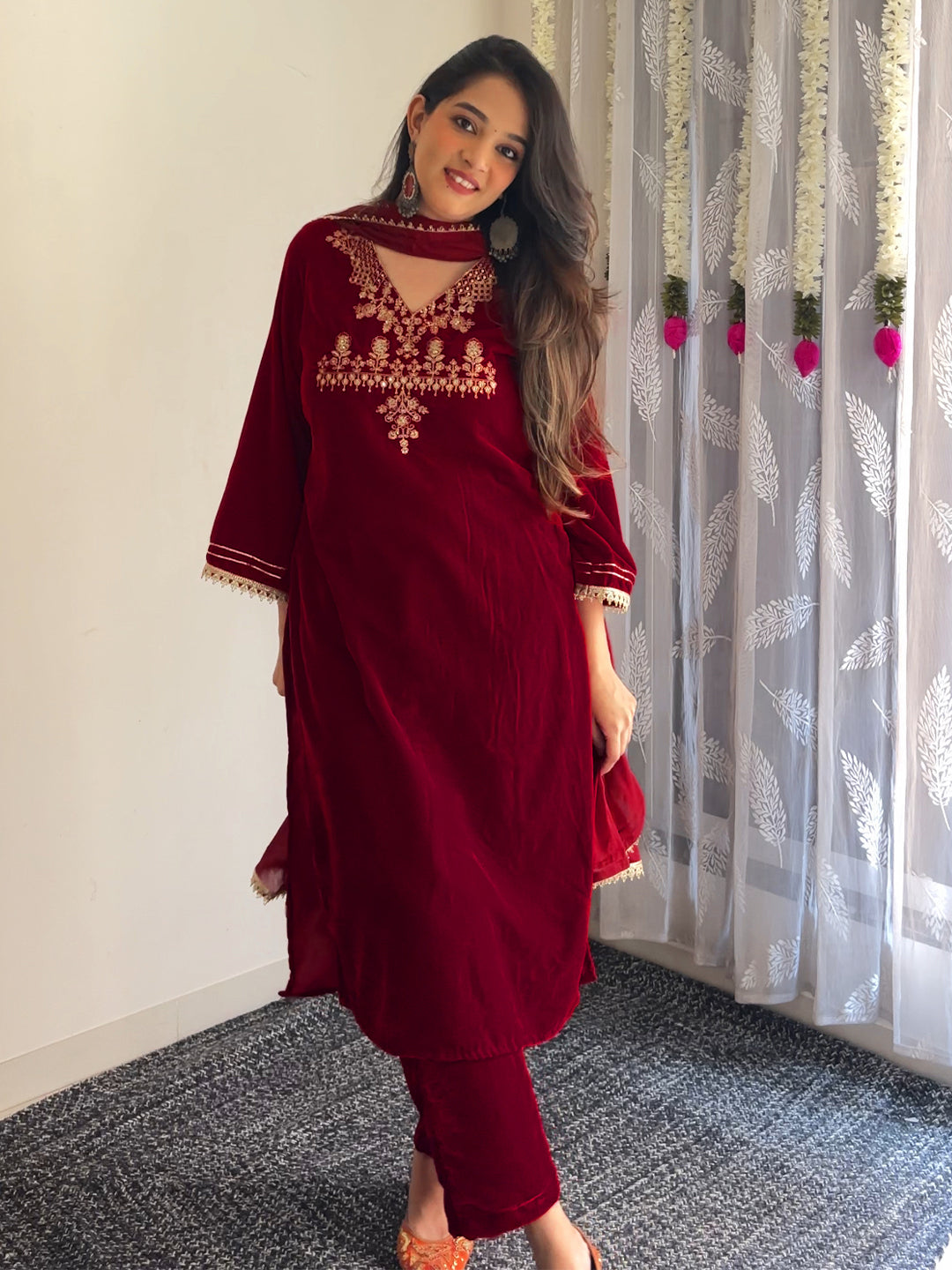 Ninnique Women's Red Velvet Zari Yoke Embroidered Straight Kurta Set