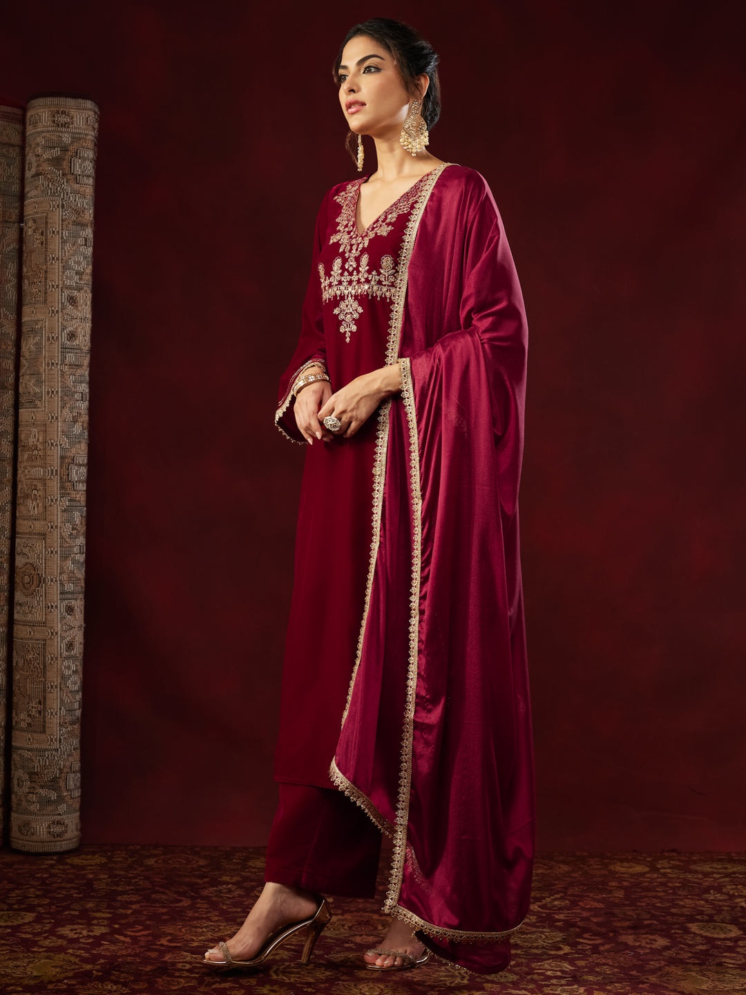 Ninnique Women's Red Velvet Zari Yoke Embroidered Straight Kurta Set