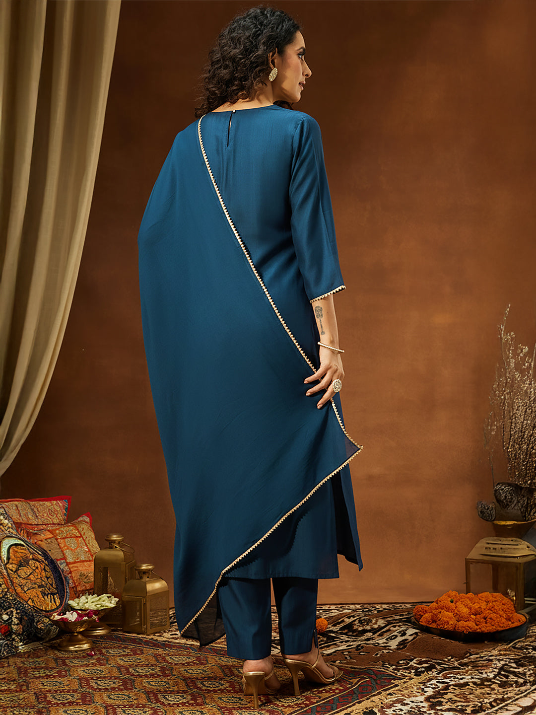 Ninnique Women's Teal Blue Silk Blend Yoke Embroidered Straight Kurta Set