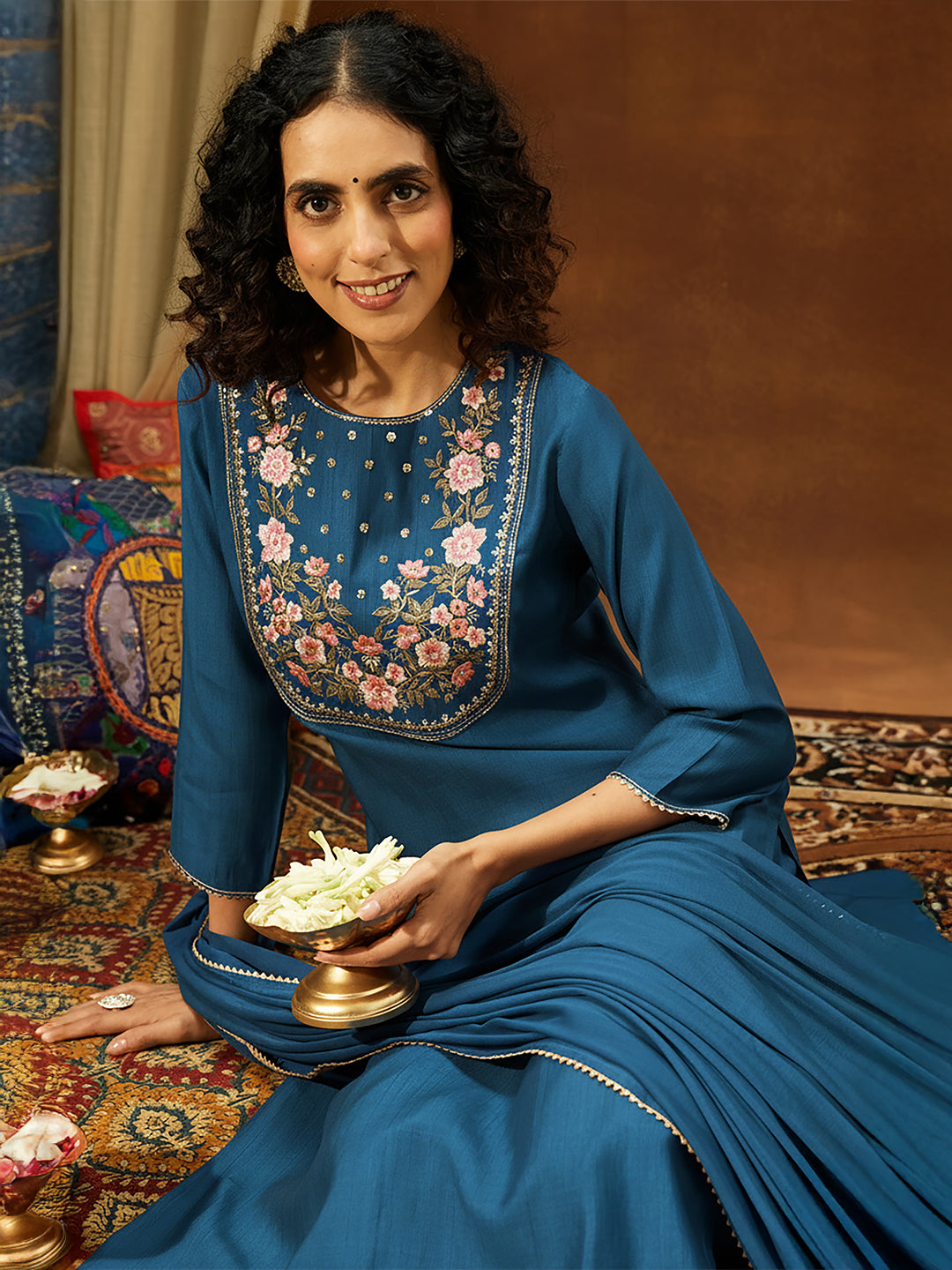 Ninnique Women's Teal Blue Silk Blend Yoke Embroidered Straight Kurta Set