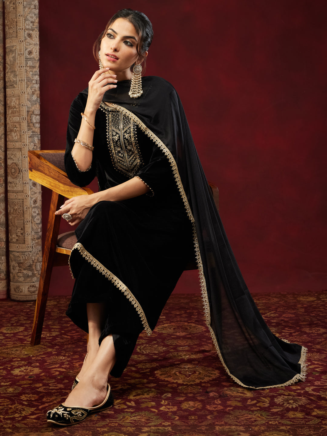Ninnique Women's Black Velvet Zari Yoke Embroidered Straight Kurta Set