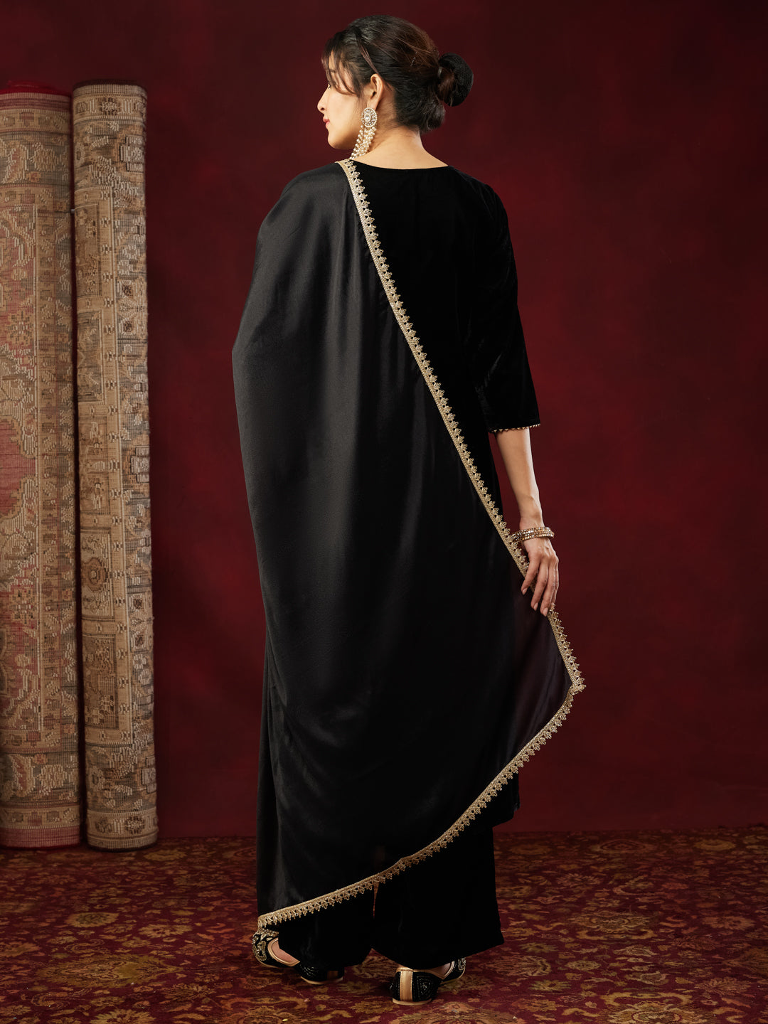 Ninnique Women's Black Velvet Zari Yoke Embroidered Straight Kurta Set