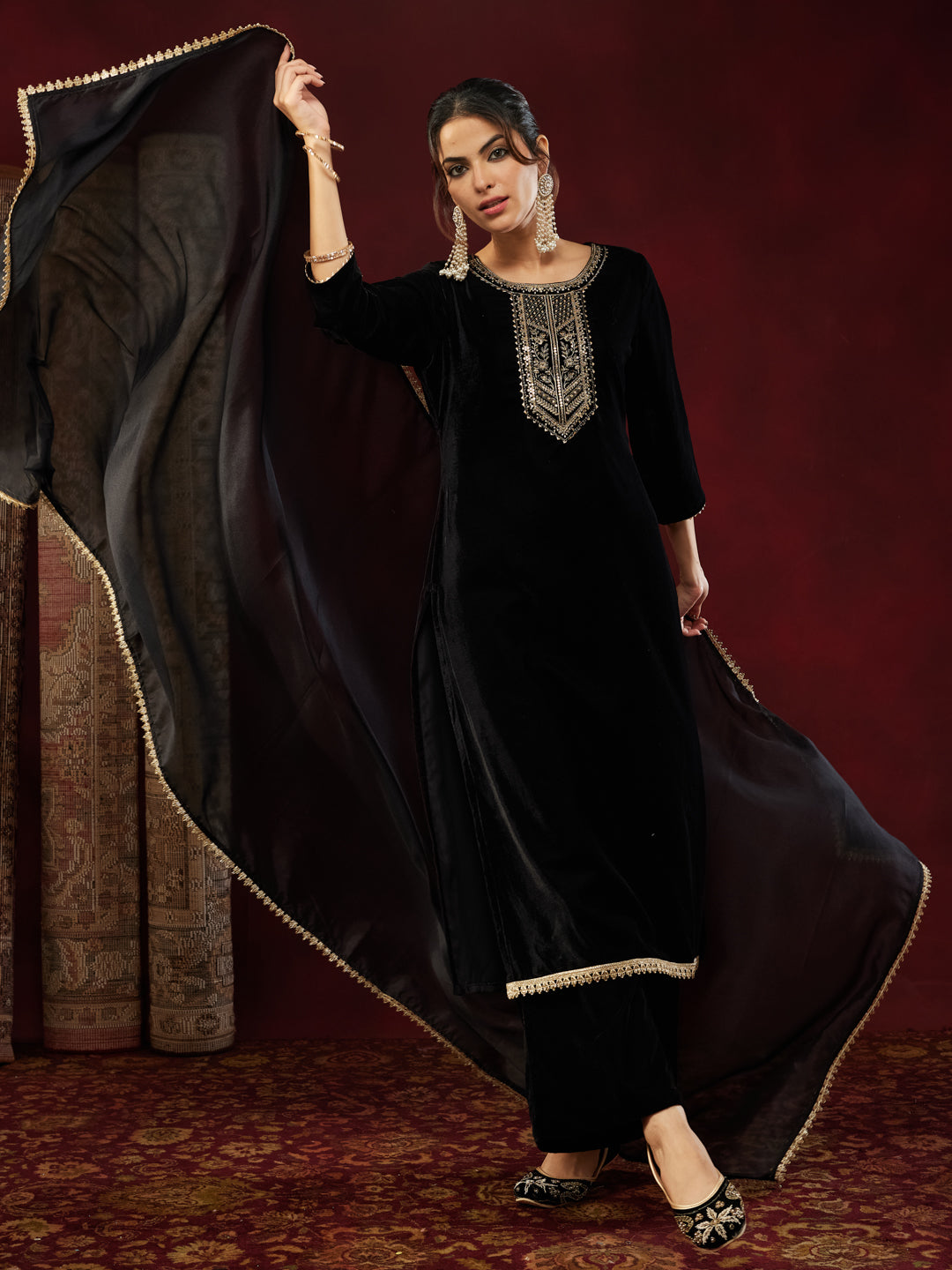 Ninnique Women's Black Velvet Zari Yoke Embroidered Straight Kurta Set